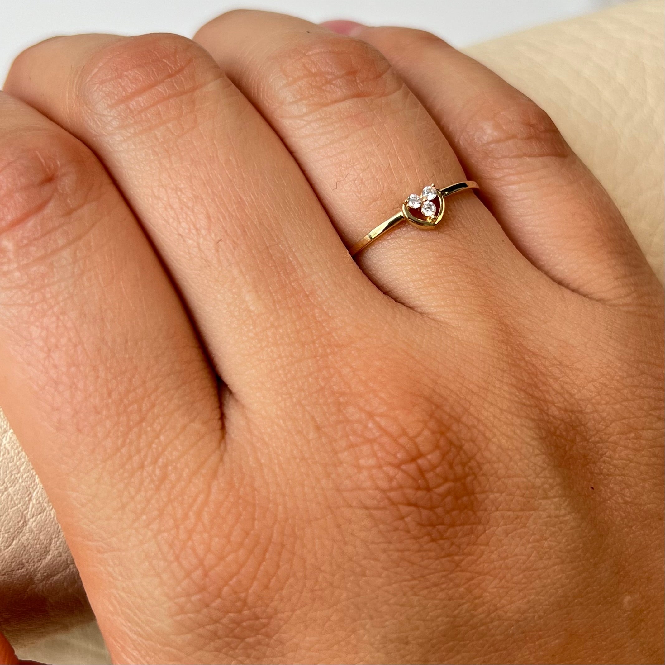 ANILLO CORAZON CON CIRCONES  ORO AMARILLO 18K / TALLA 6/5 / +2 / 0,96GR / 1,1 MM