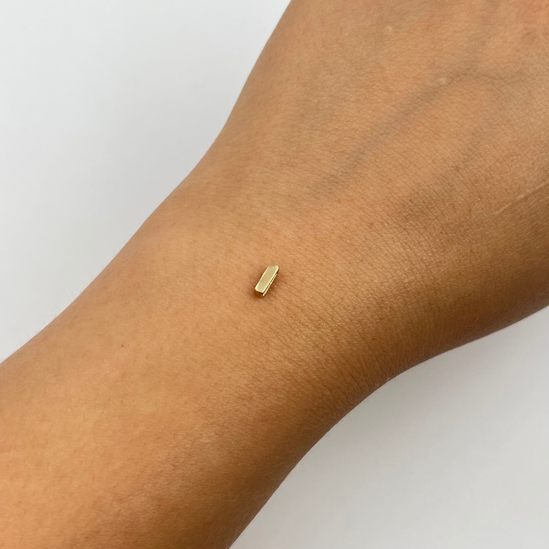 HERRAJE LETRA I ORO AMARILLO 18K 0,19 GR / 2 CM