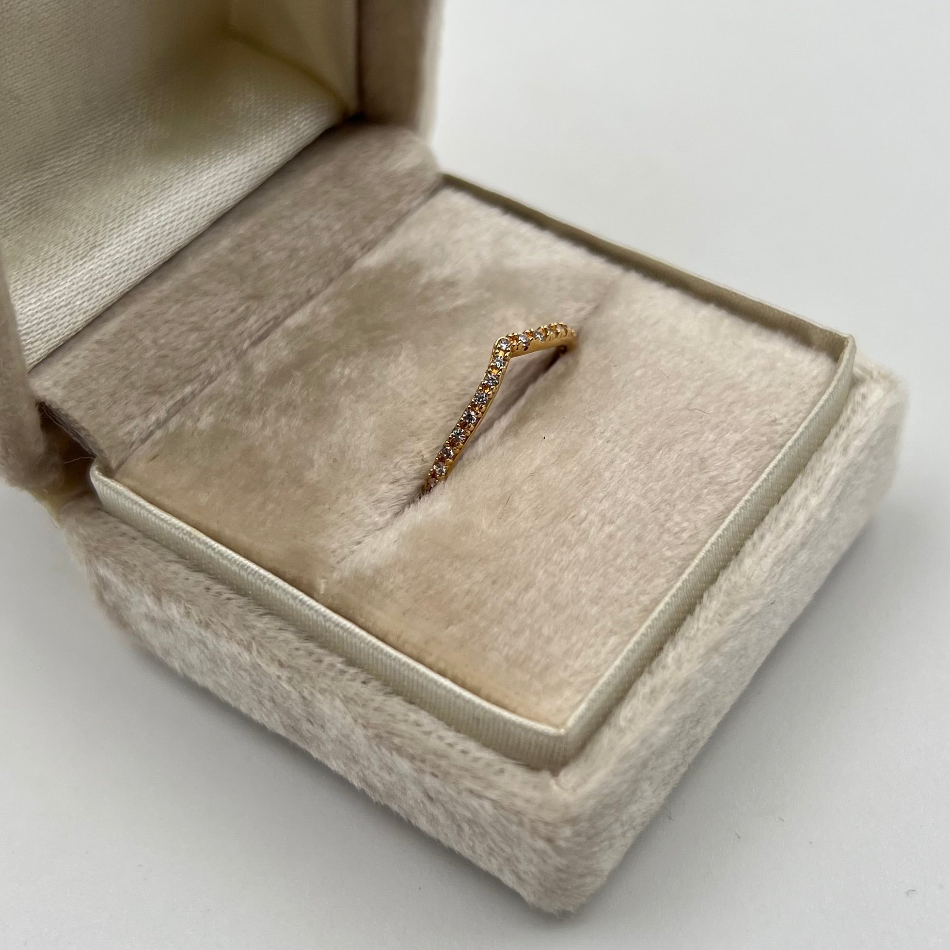 ANILLO CURVO CIRCONES ORO AMARILLO 18K / TALLA 6/5 / 1,35 GR / 3 MM