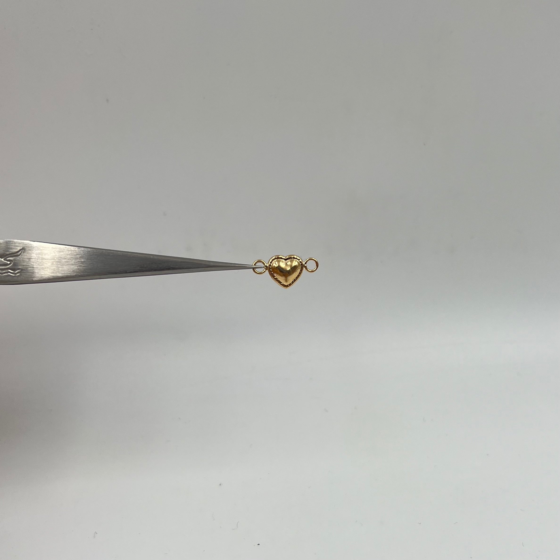 HERRAJE CORAZON BORDEADO  ORO AMARILLO 18K 0,38 GR / 1,4 CM