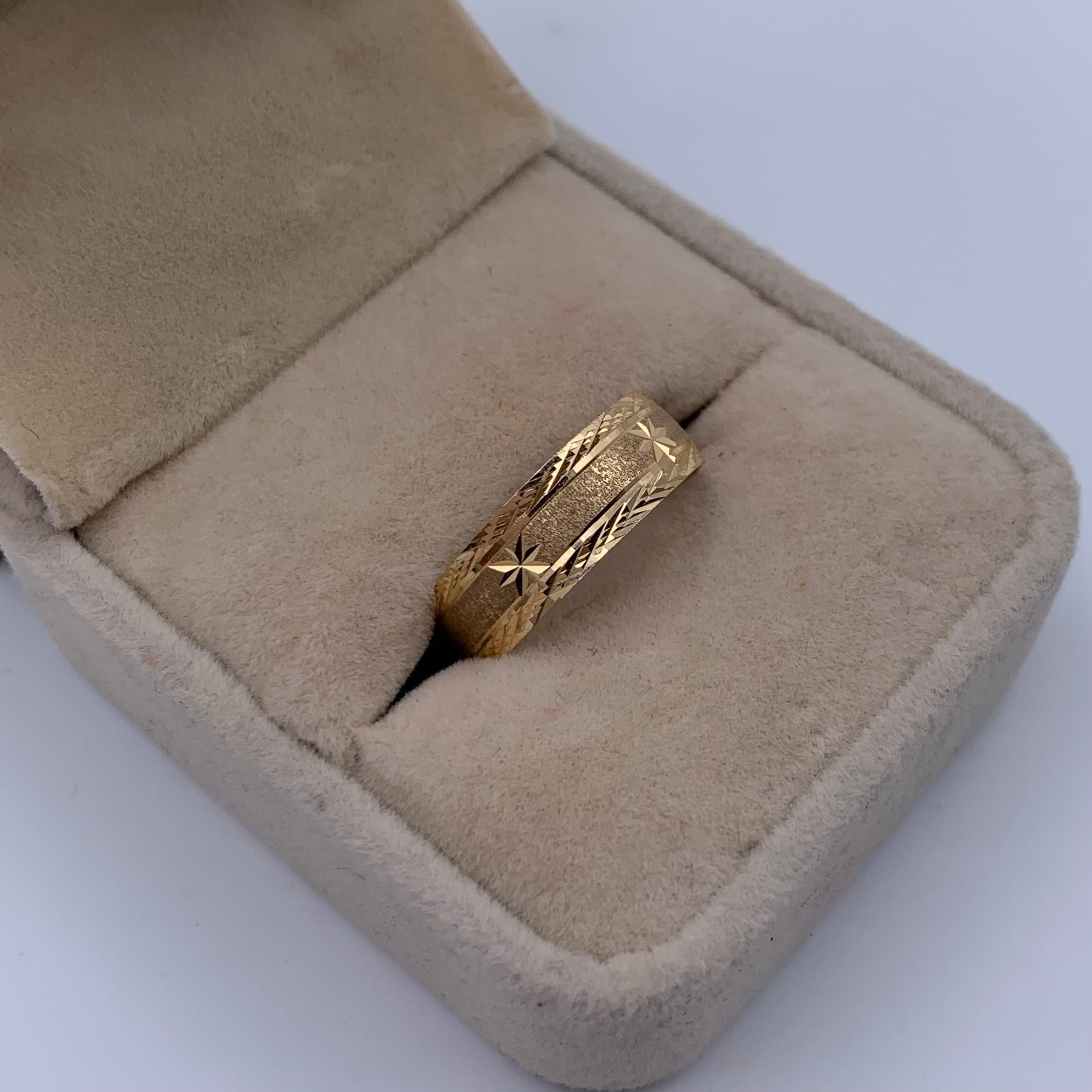 ANILLO ARGOLLA DIAMANTADA ORO AMARILLO 18K / TALLA 8/5 / 1,88 GR / 6,3 MM