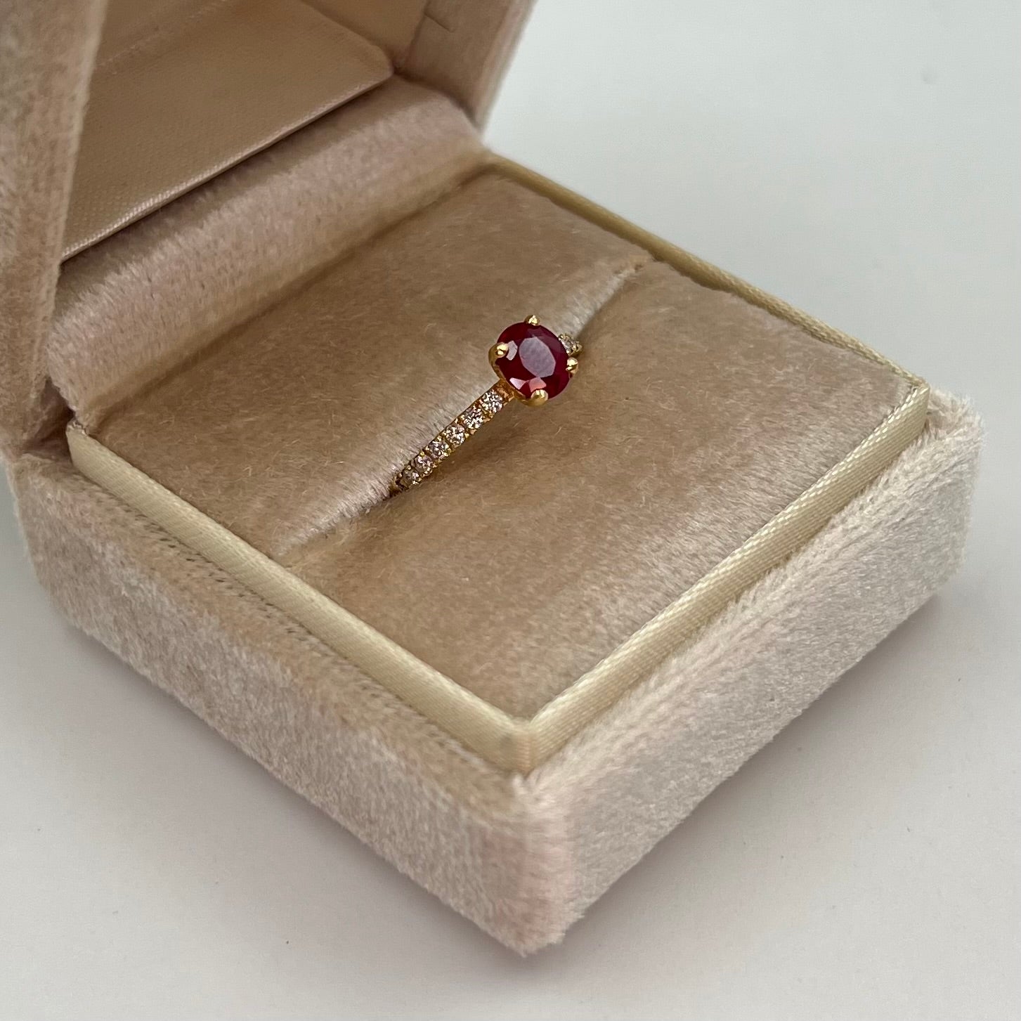 ANILLO SOLITARIO RUBI 0.880 CT Y DIAMANTE 0,175 CT  ORO AMARILLO 18K / TALLA 6 / 1,96 GR (JOYA)