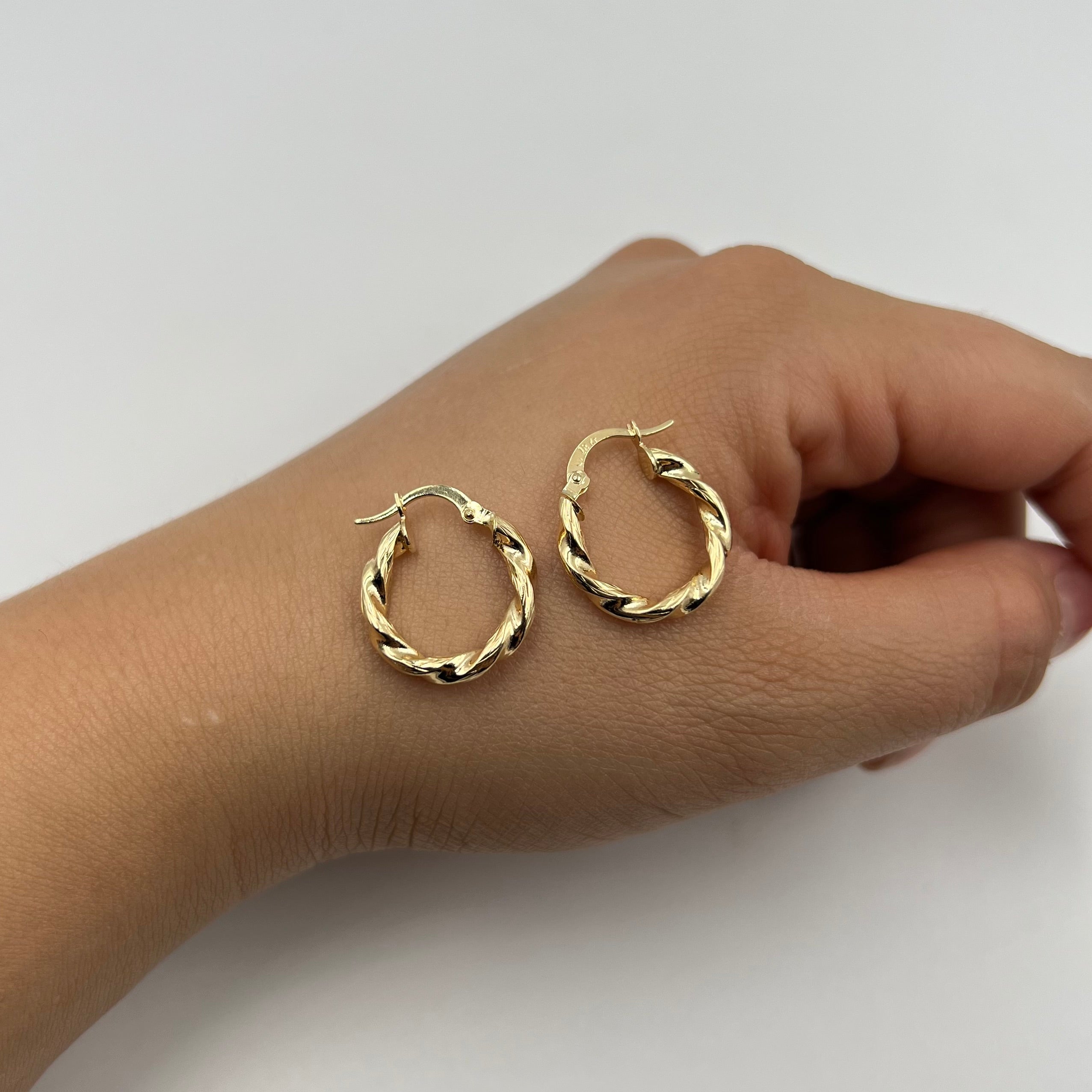 CANDONGA ENTORCHADO ORO AMARILLO 18K 1,64 GR / 1,7 CM