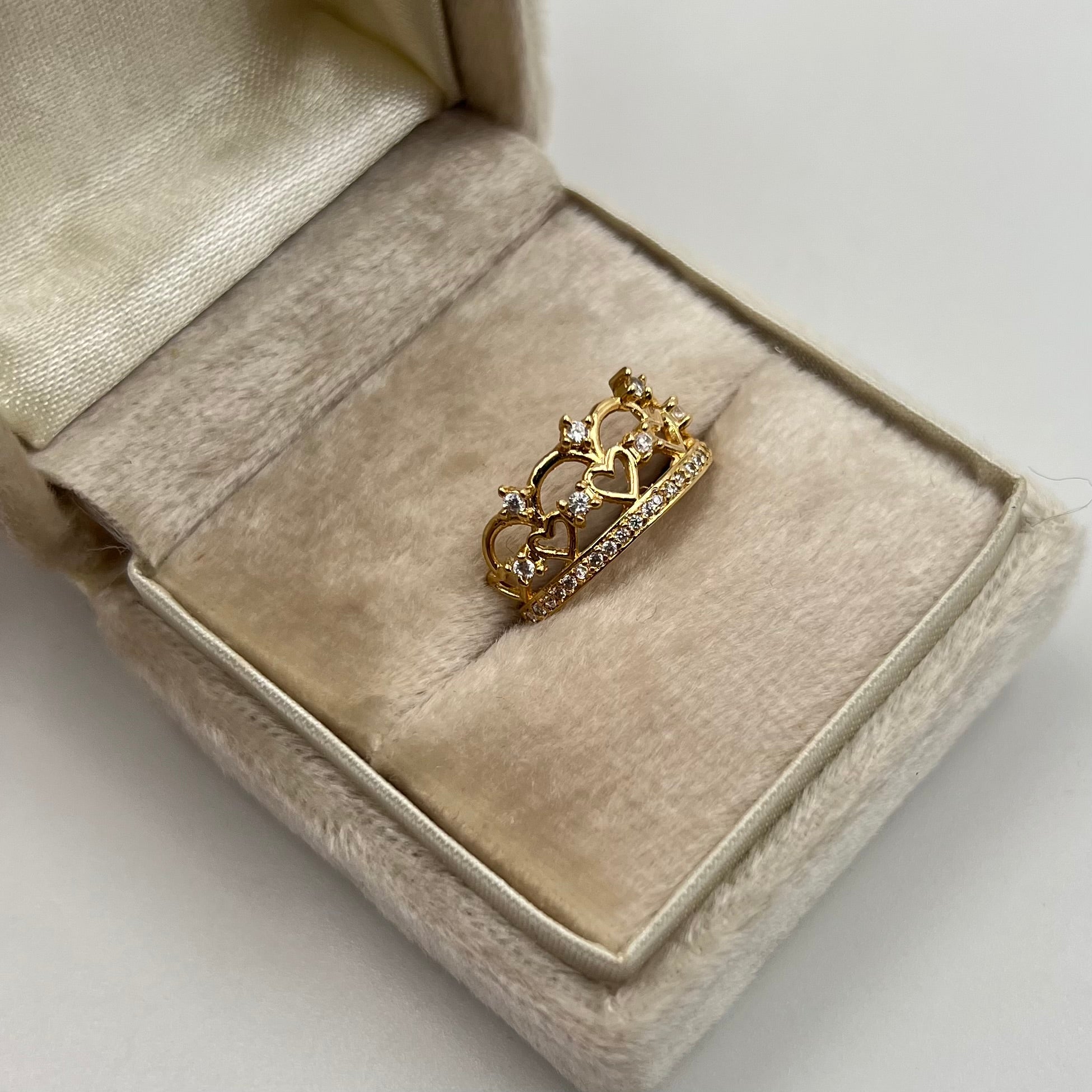 ANILLO CORONA CORAZONES  ORO AMARILLO 18K / TALLA 5/5 / 2,43 GR / 9 MM