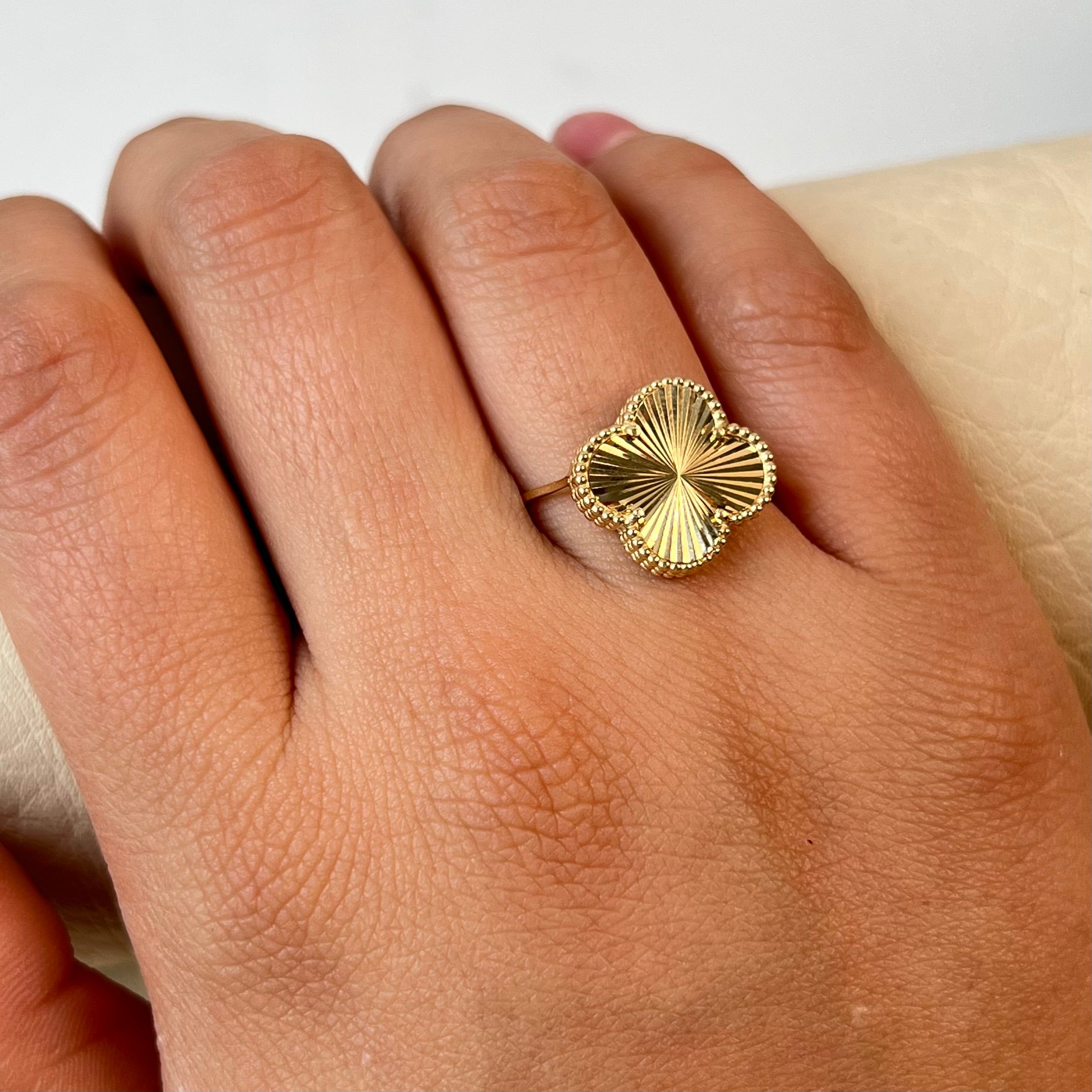 ANILLO ANILLO TREBOL DORADO  ORO AMARILLO 18K / TALLA 8 / +2 / 2,28GR / 1 MM