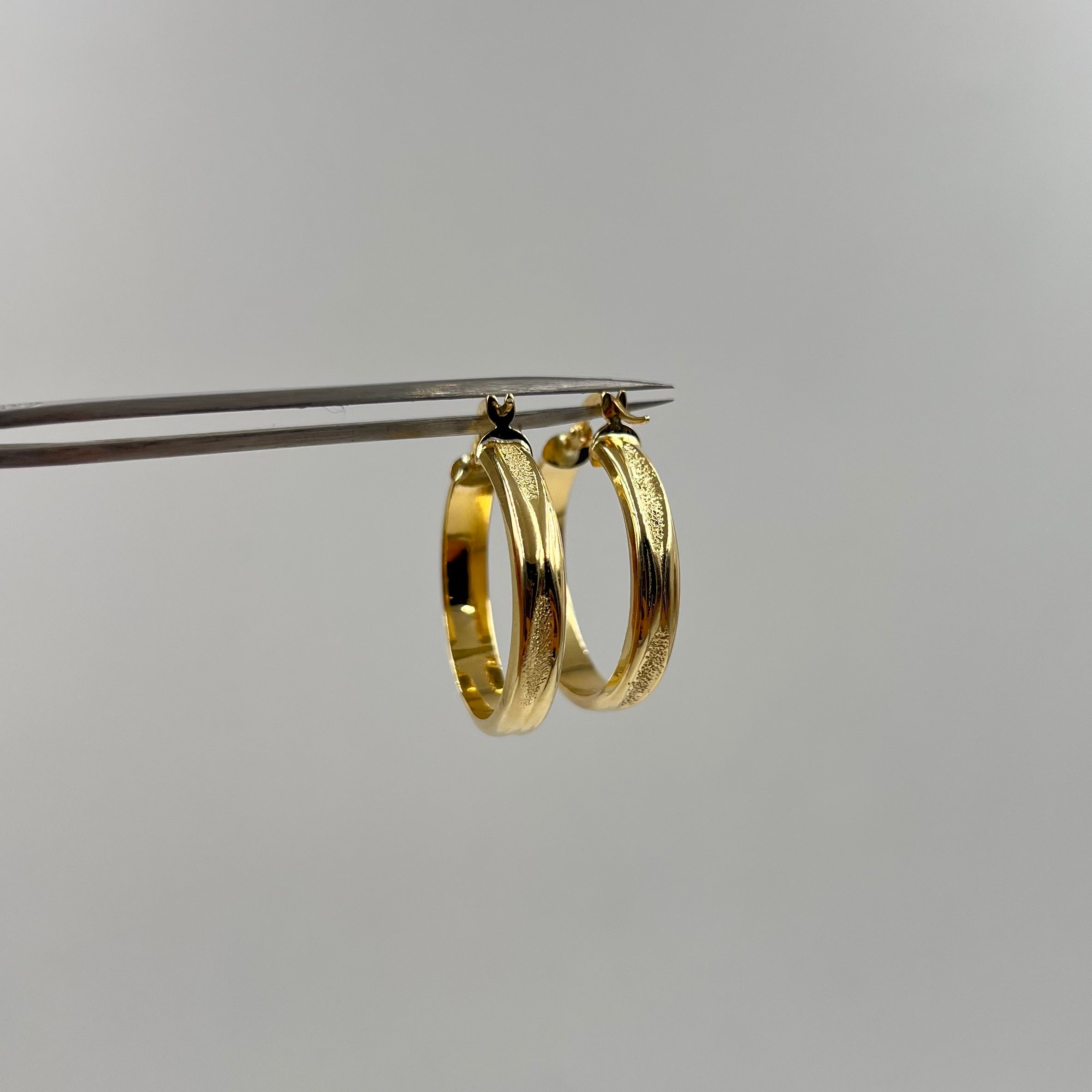 CANDONGA LISA DOBLE MATEADA  ORO AMARILLO 18K 3,13 GR / 2,9 CM