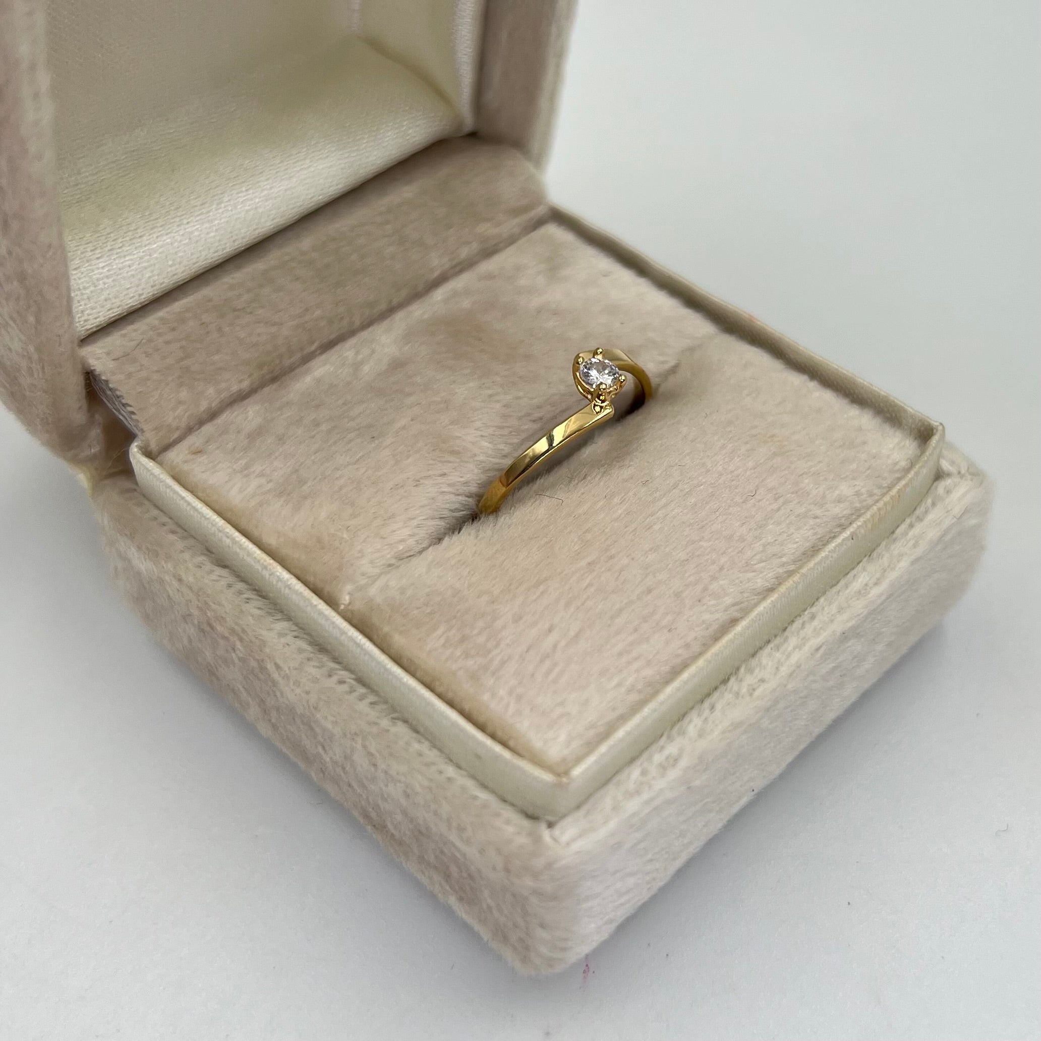 ANILLO SOLITARIO CIRCON BLANCO ORO AMARILLO 18K / TALLA 6 / 1,40 GR / 1,8 MM