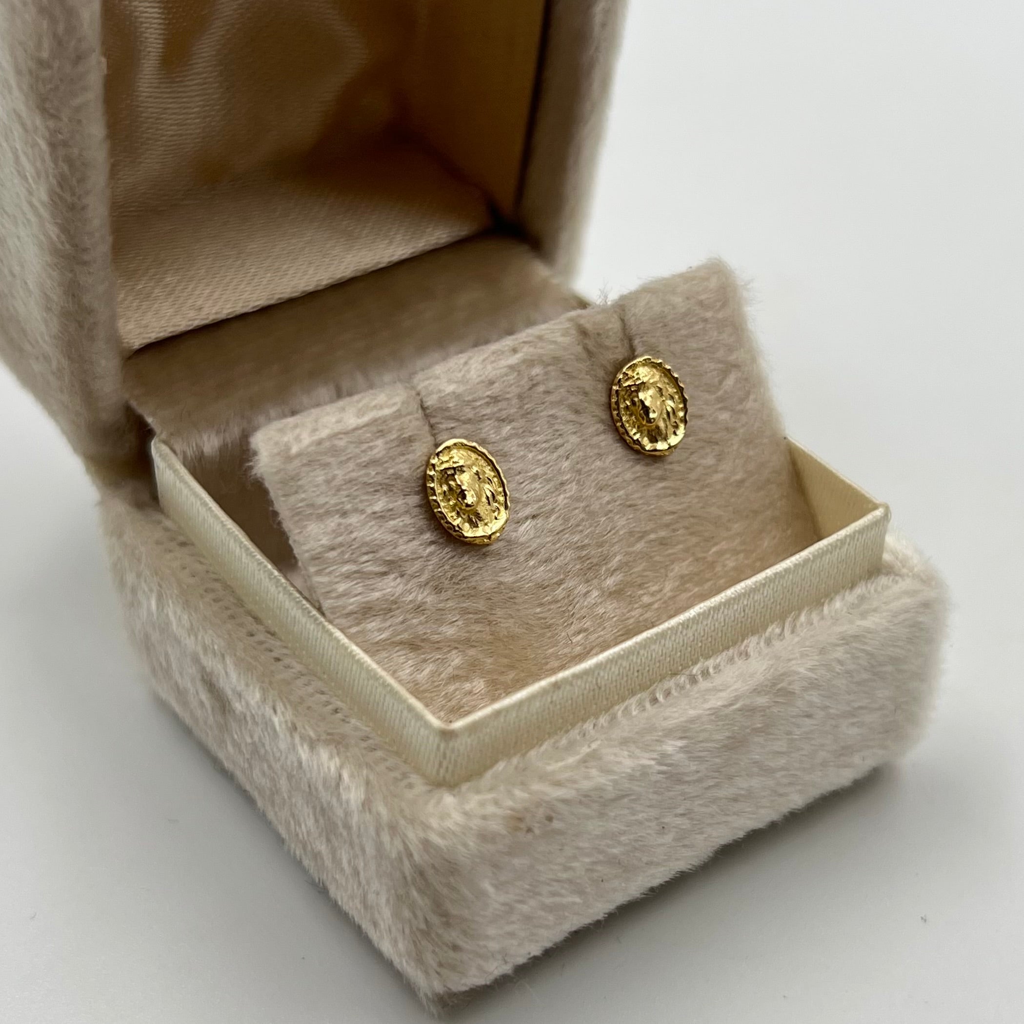 TOPOS ROSTRO DE JESUS  ORO AMARILLO 18K 0,98 GR / 5 MM