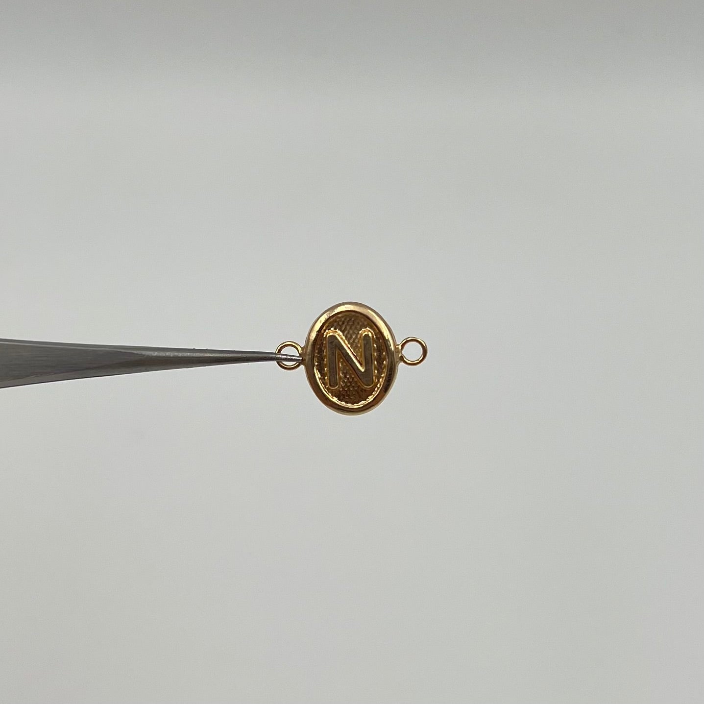 HERRAJE LETRA N ORO AMARILLO 18K 0,5 GR / 1,5 CM
