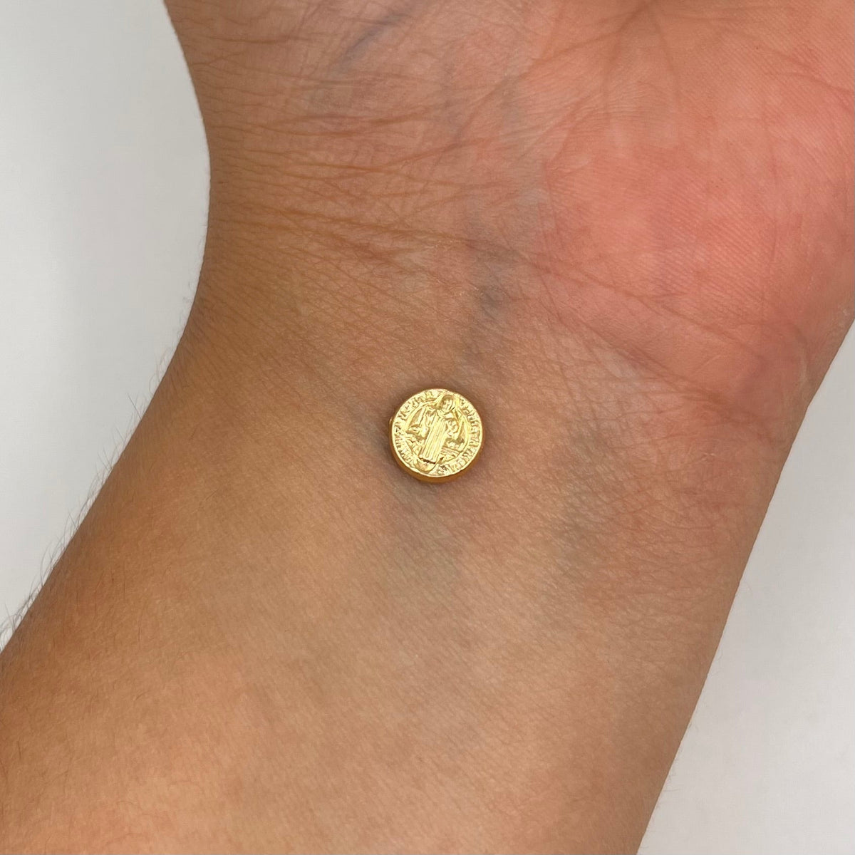 HERRAJE SAN BENITO ORO AMARILLO 18K 0,27 GR / 0,8 CM