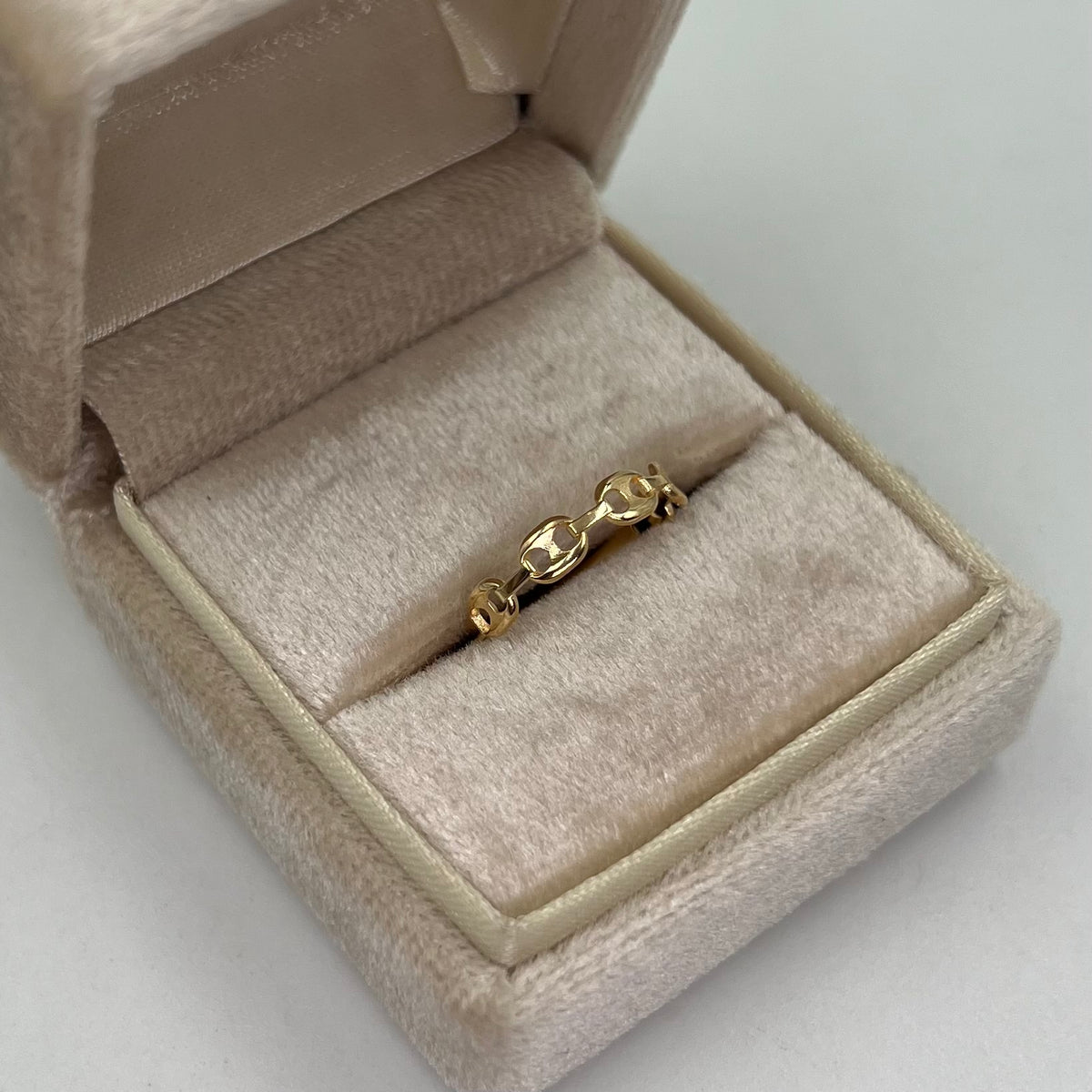 ANILLO TIPO GC ORO AMARILLO 18K / TALLA 6 3/4 / 1,20 GR / 3 MM