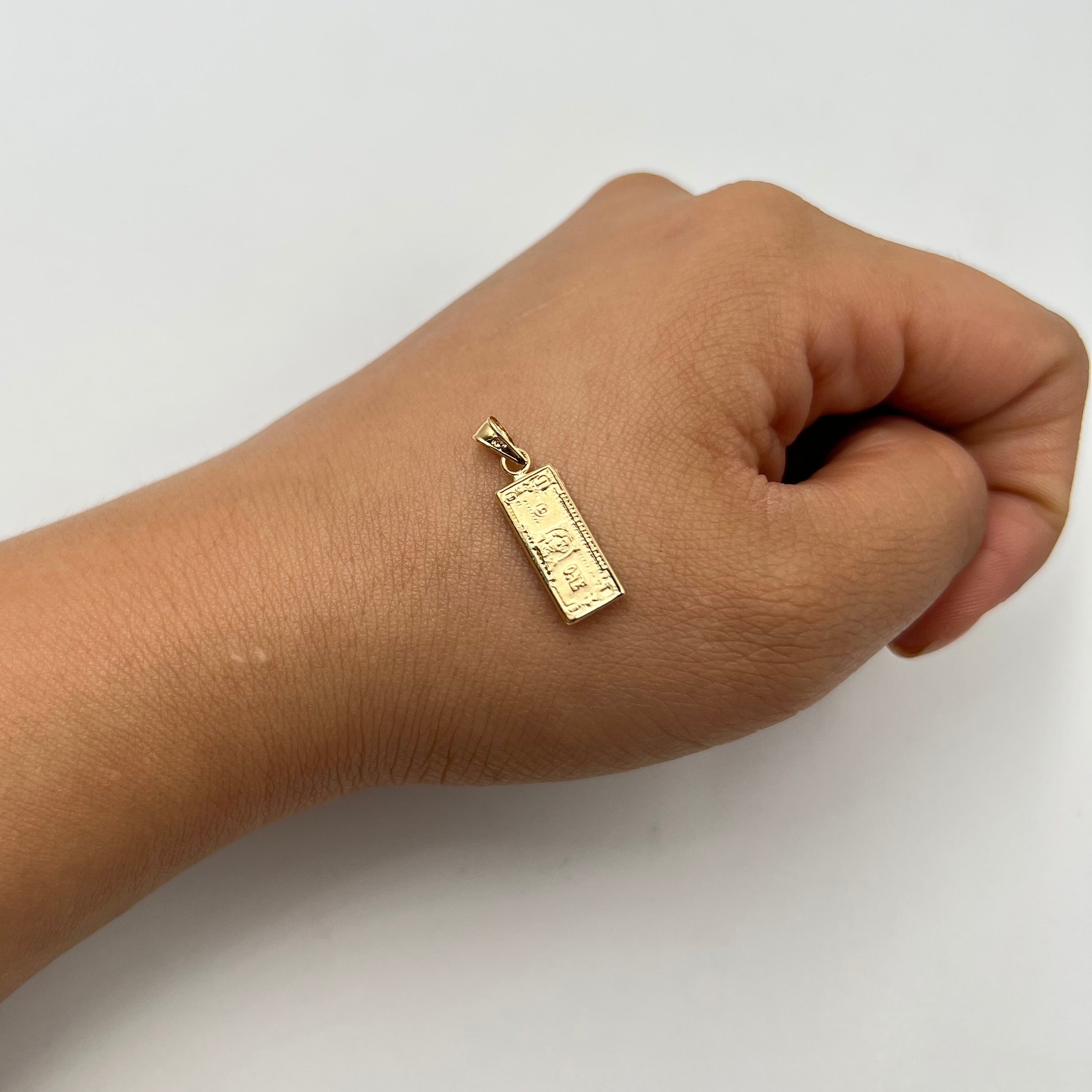 DIJE DOLAR ORO AMARILLO 18K 0,81 GR / 6,8 MM / 1,8 CM