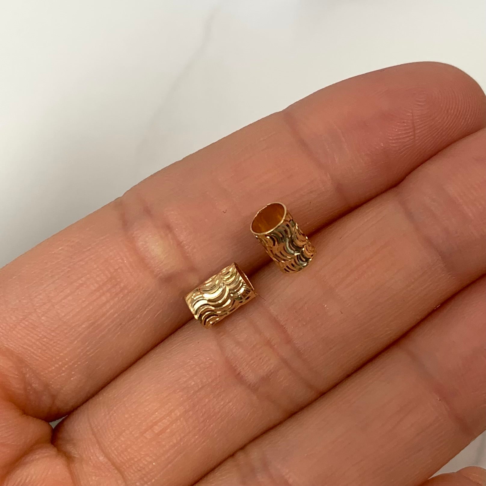 HERRAJE CILINDRO DIAMANTADO ORO AMARILLO 18K 0,15 GR / 0,7 CM
