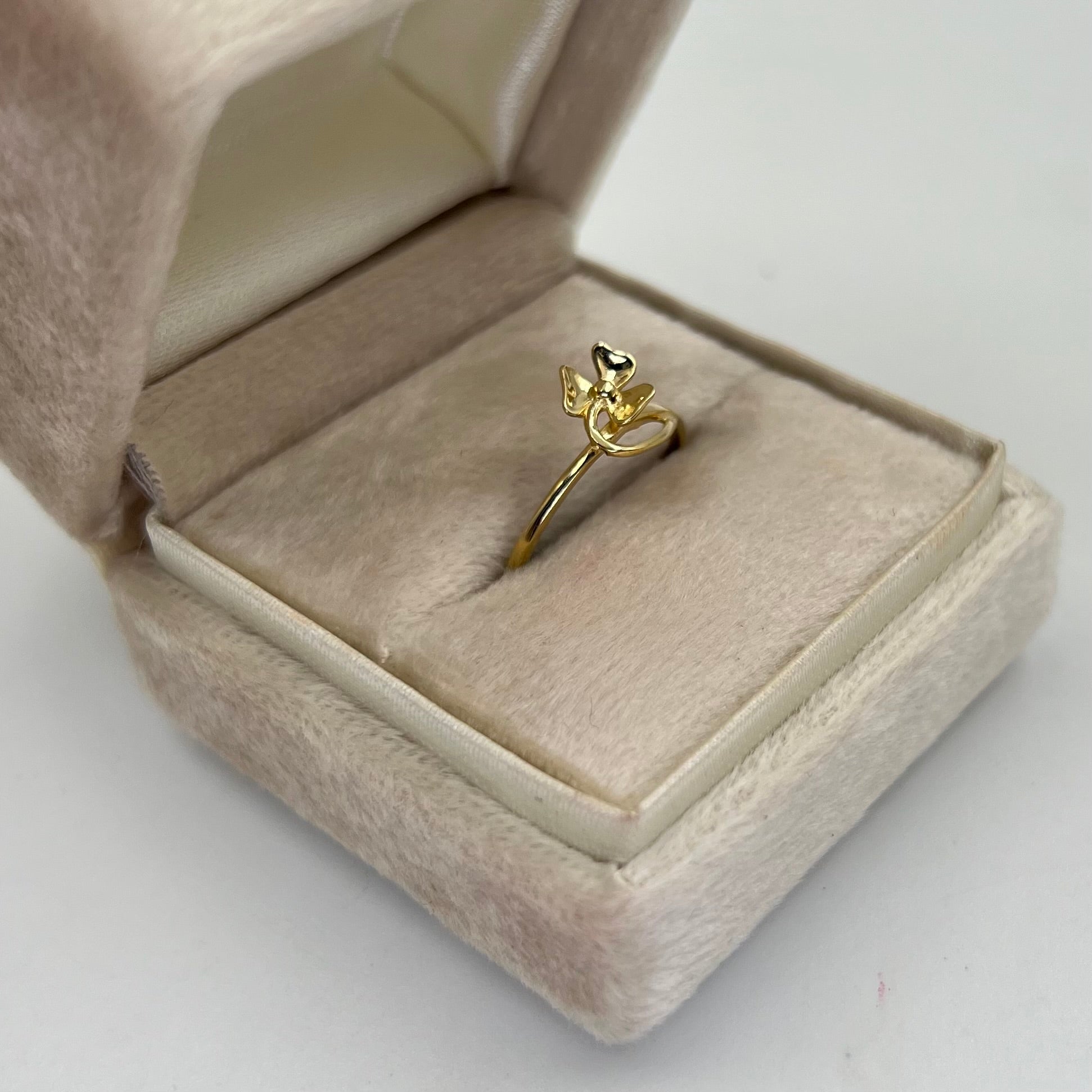 ANILLO FLOR ORO AMARILLO 18K / TALLA 6/5 / 1,30 GR / 1,5 MM
