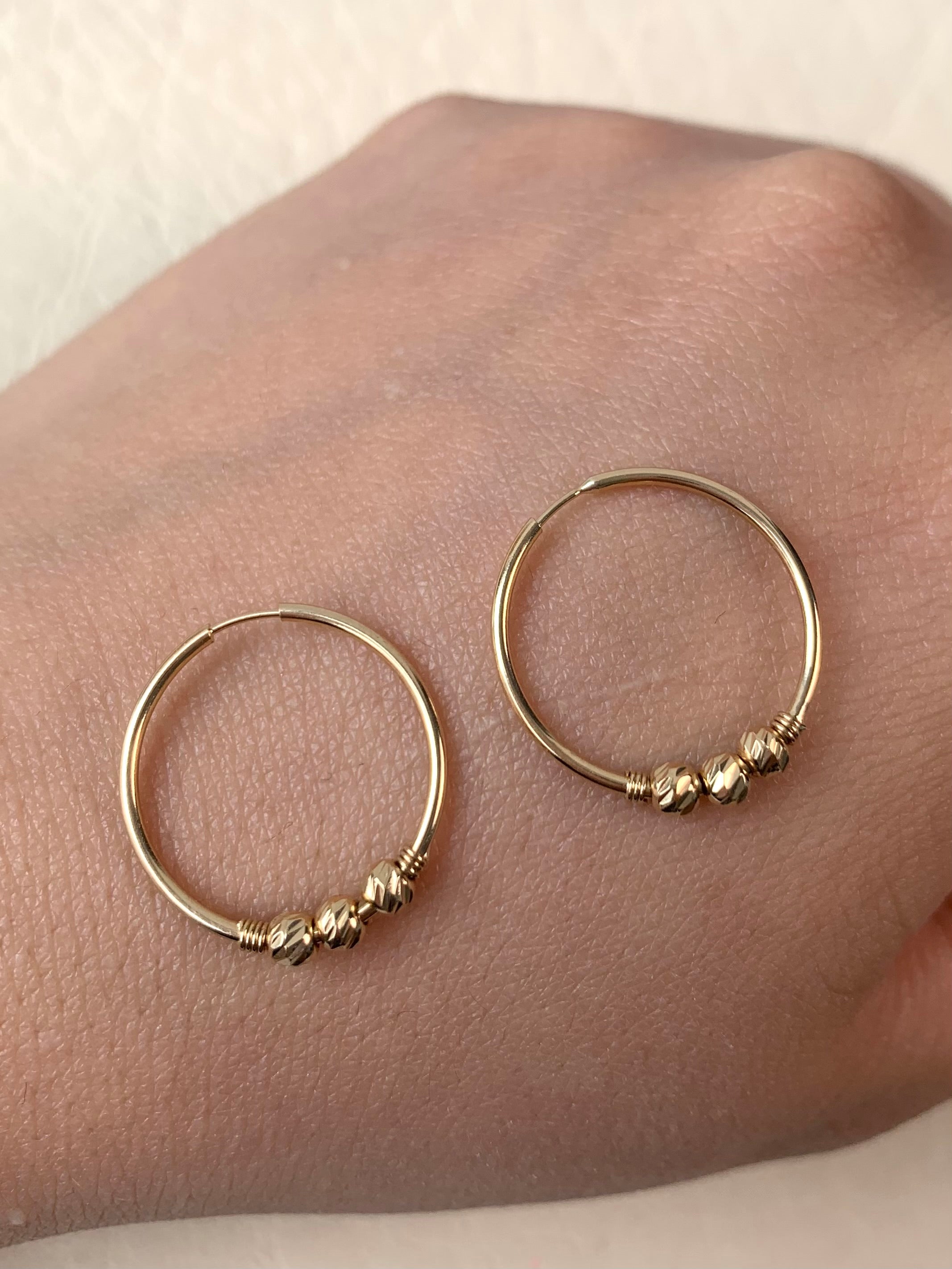 CANDONGA IMPERDIBLES BOLAS ORO AMARILLO 18K 1,3 GR / 2 CM