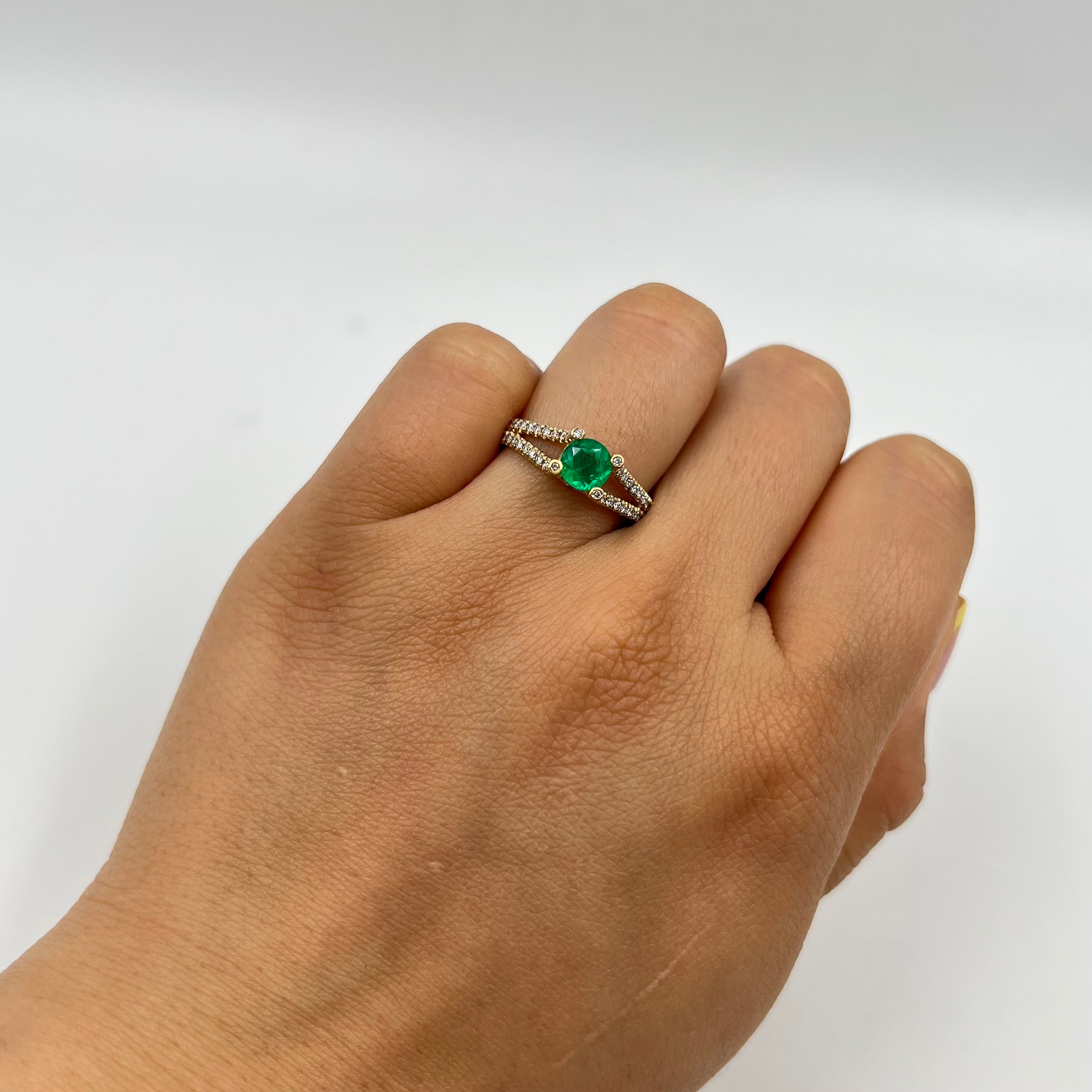 ANILLO COMPROMISO ESMERALDA Y DIAMANTE 1,0 CT ORO AMARILLO 18K / TALLA 5 3/4 / 2,25 GR (JOYA)