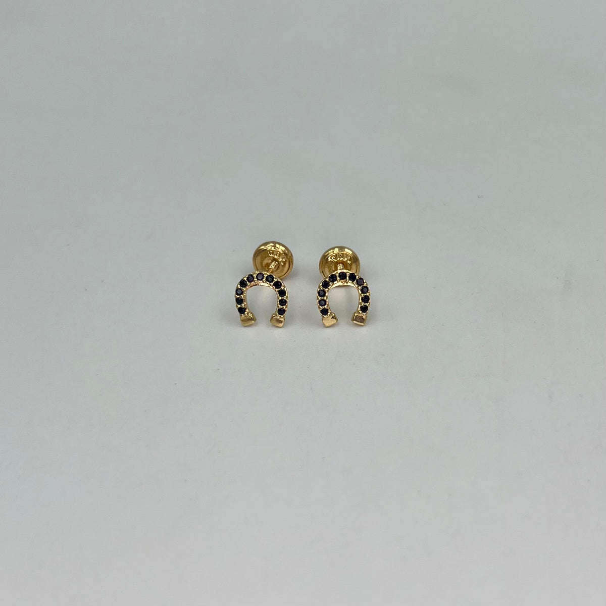 TOPOS HERRADURA DE CABALLO CIRCONES NEGROS ORO AMARILLO 18K 0,85 GR / 6 MM