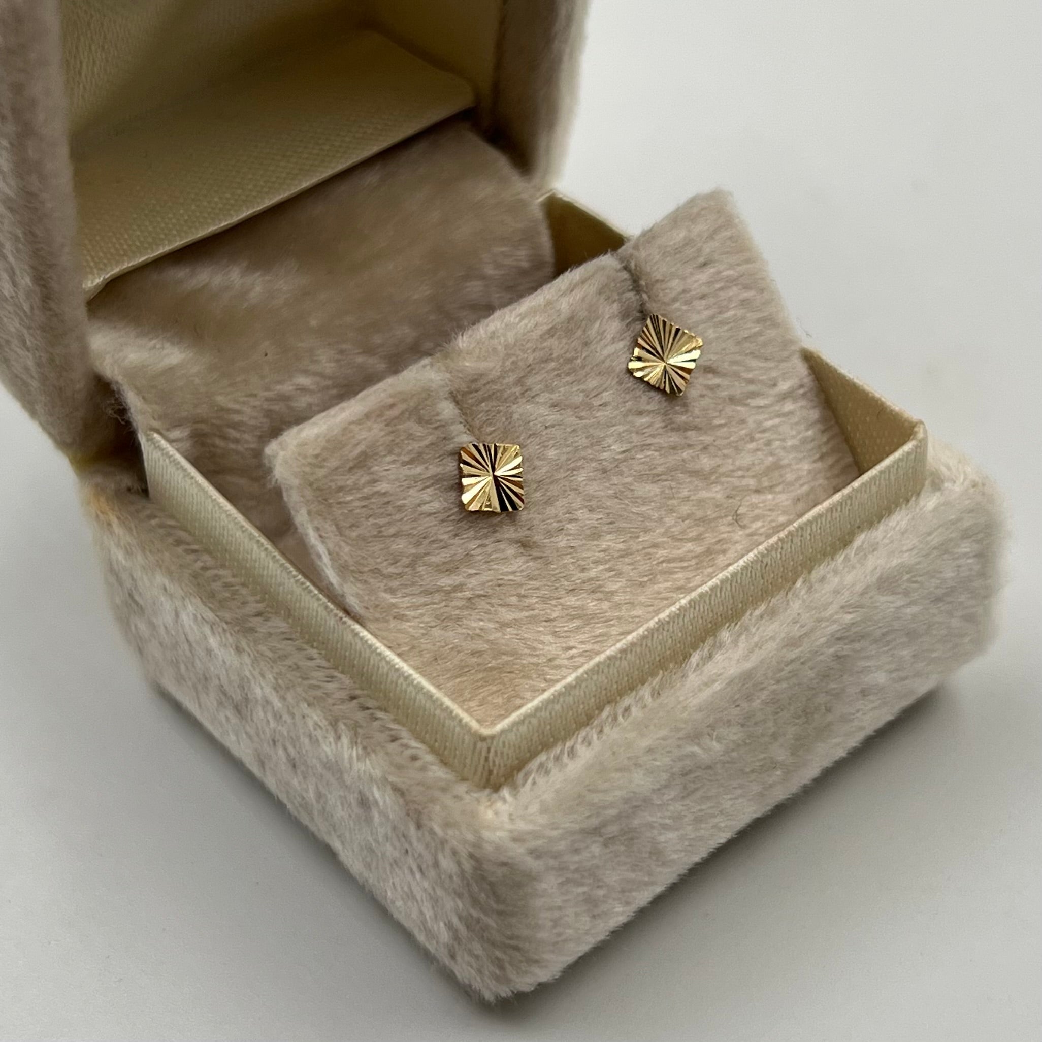 TOPOS ROMBO  ORO AMARILLO 18K 0,48 GR / 5 MM