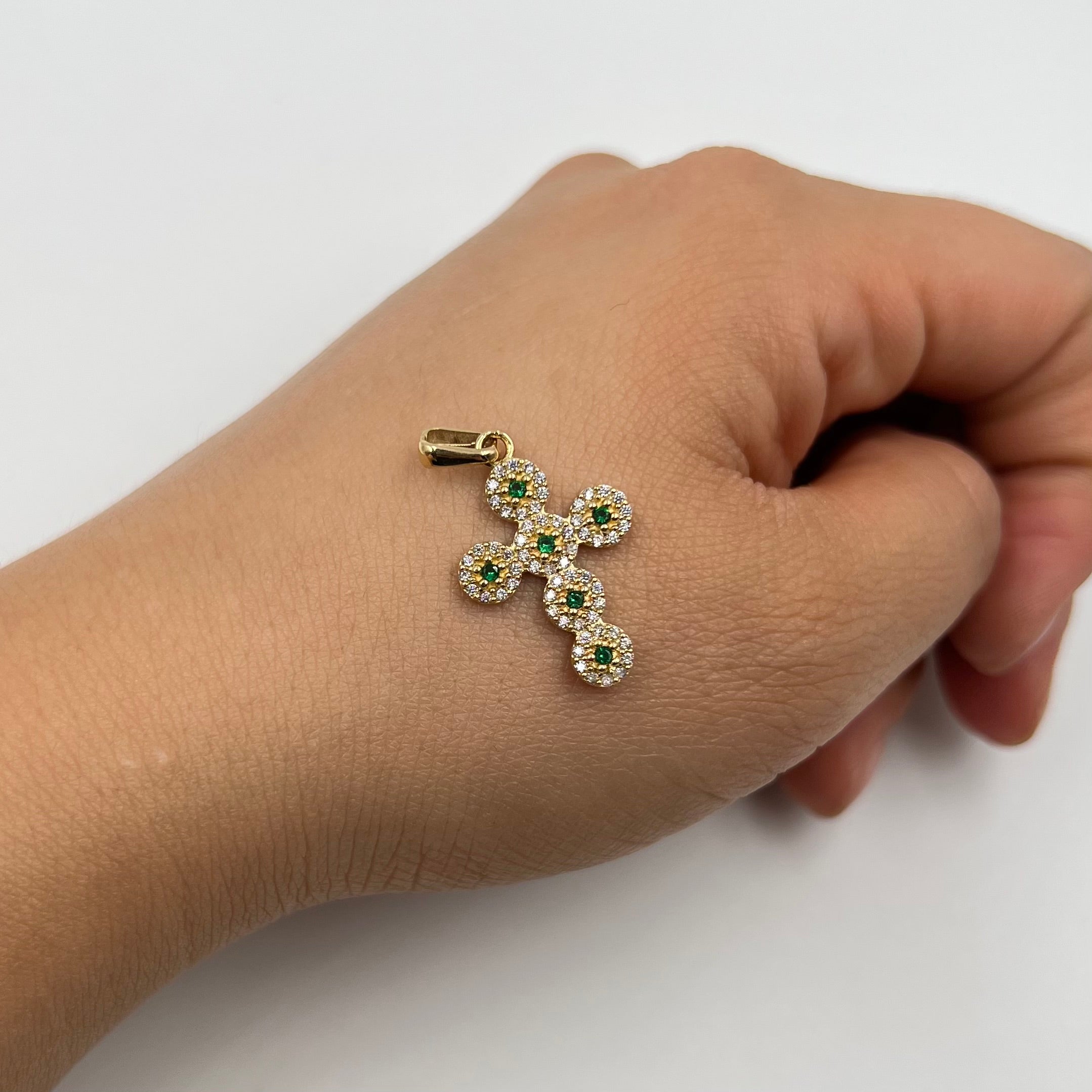 DIJE CRUZ CIRCONES VERDES  ORO AMARILLO 18K 2,18 GR / 5 MM / 2,3 CM