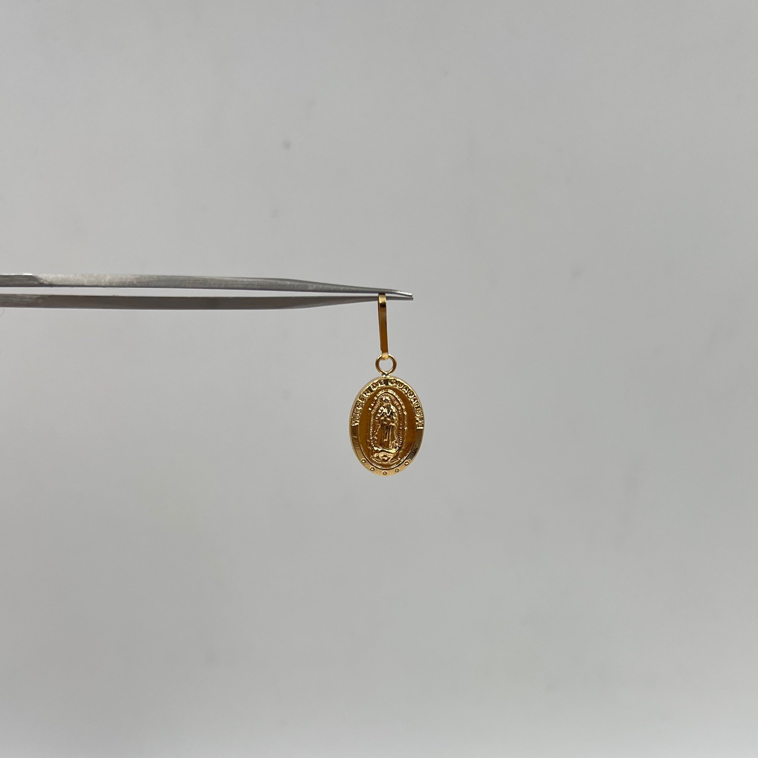 DIJE GUADALUPE ORO AMARILLO 18K 0,88 GR / 11,3 MM / 1,8 CM