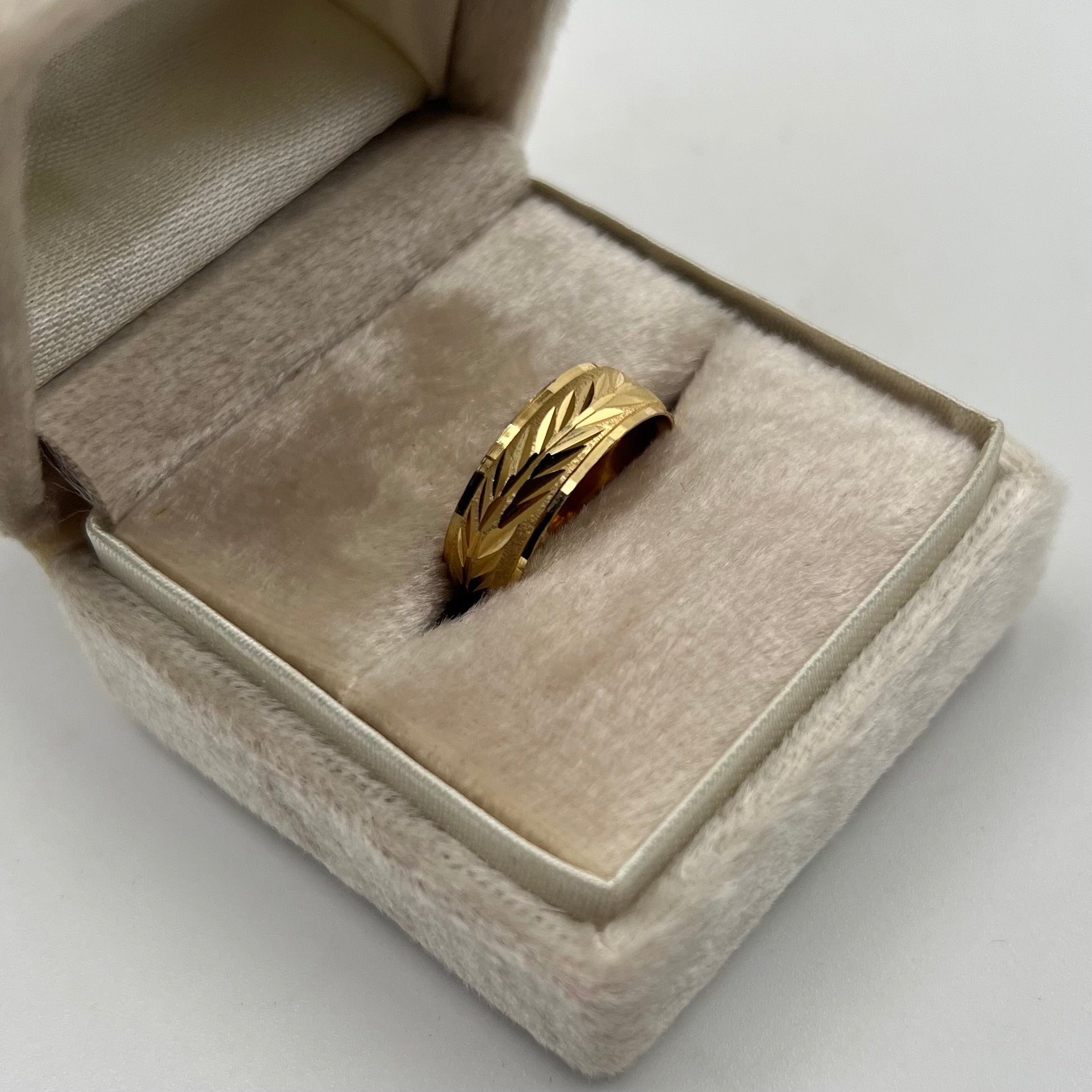 ANILLO ARGOLLA MATIZADA ESPIGA  ORO AMARILLO 18K / TALLA 7 / 1,66 GR / 6 MM