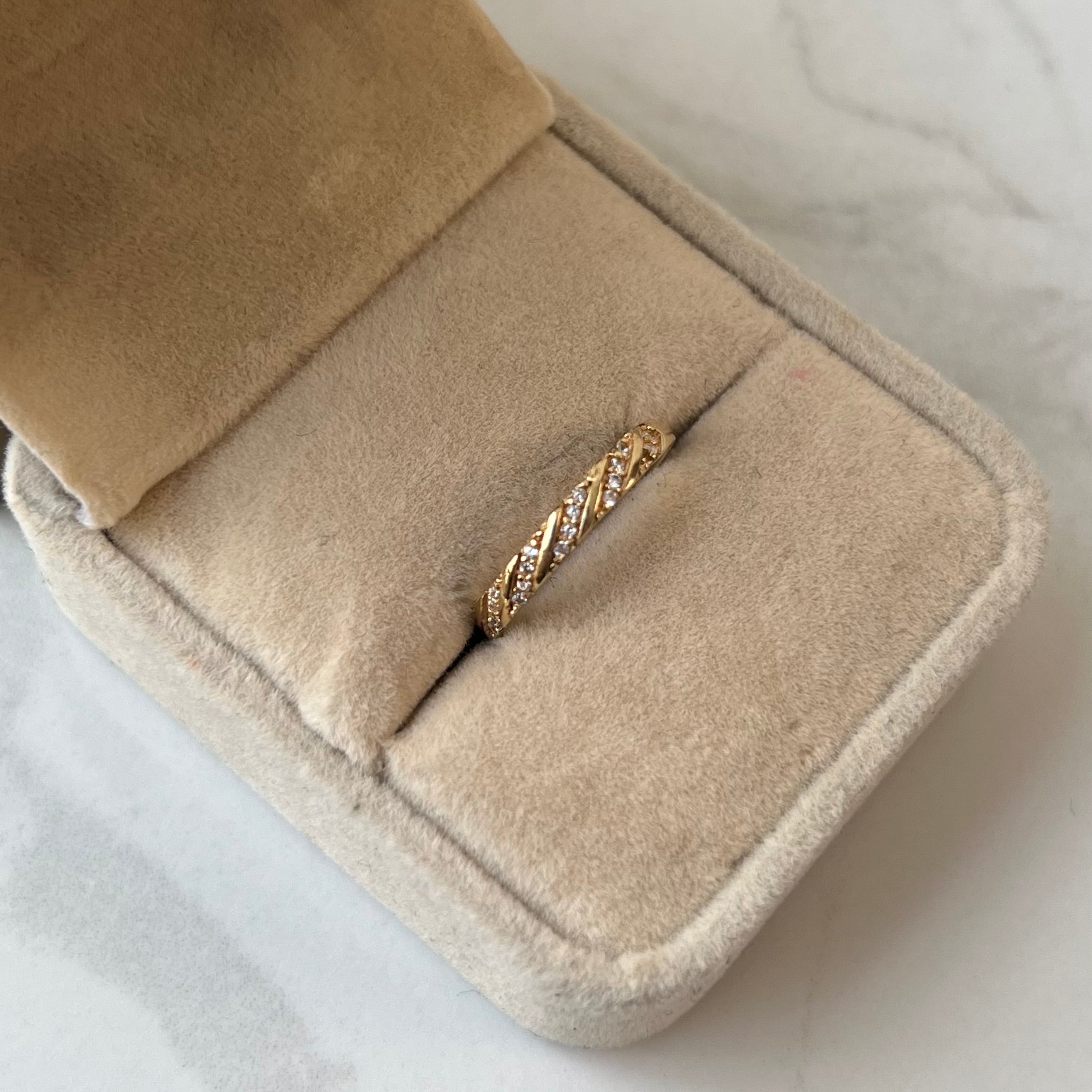 ANILLO CIRCONES  ORO AMARILLO 18K / TALLA 5/5 / 1,6 GR / 2,6 MM