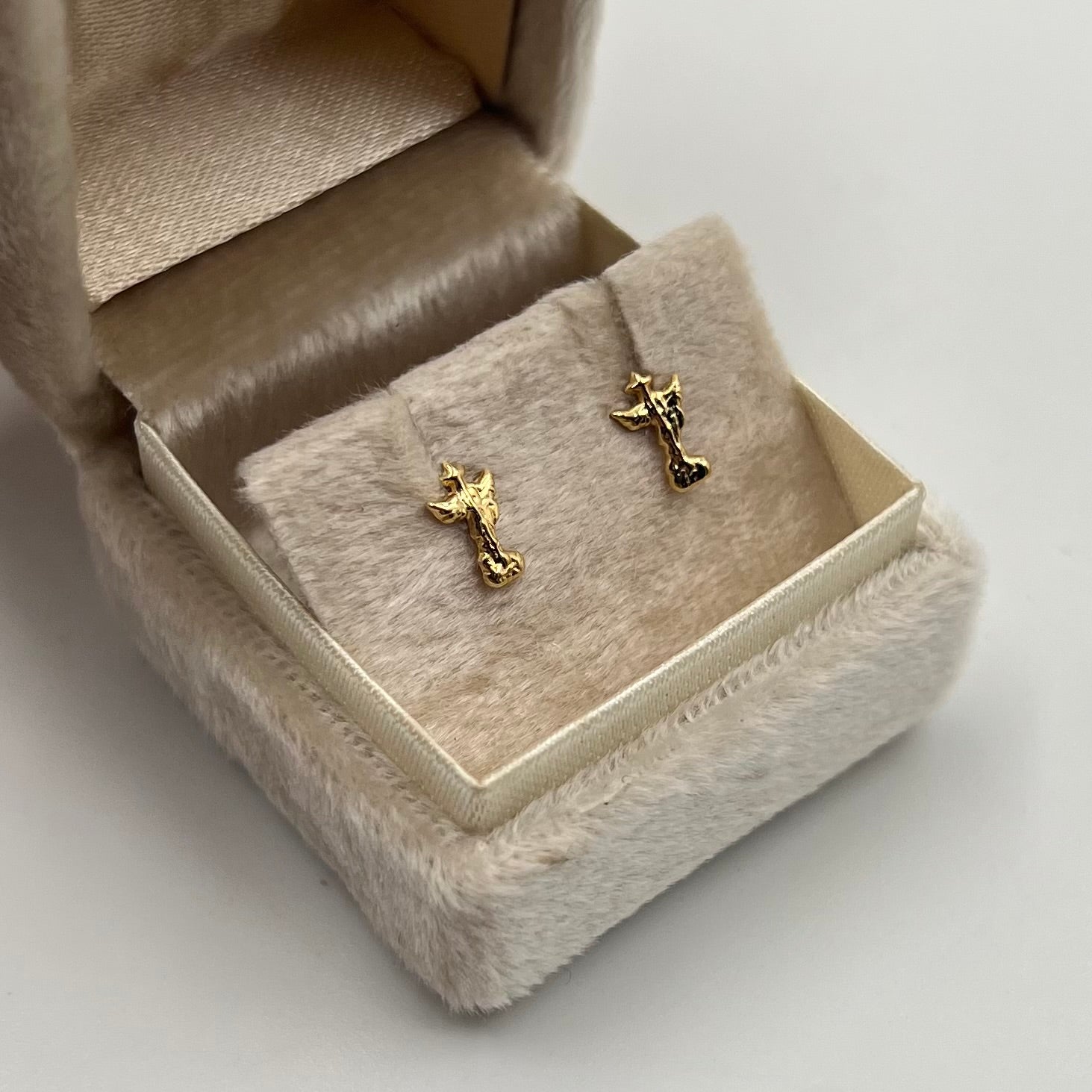 TOPOS SAN MIGUEL ARCANGEL SILUETA  ORO AMARILLO 18K 0,54 GR / 5 MM