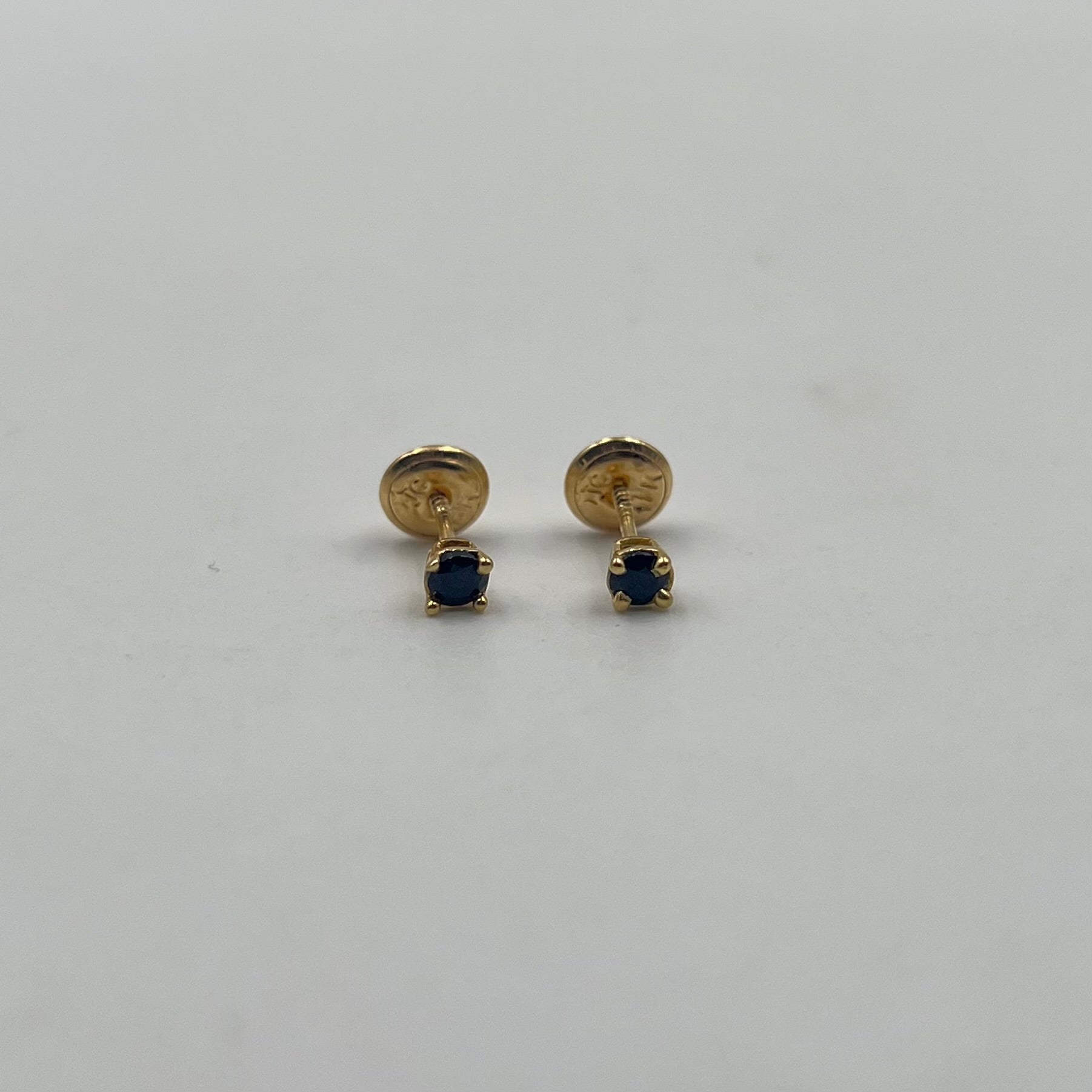 TOPOS CIRCON NEGRO  ORO AMARILLO 18K 0,65 GR / 3 MM