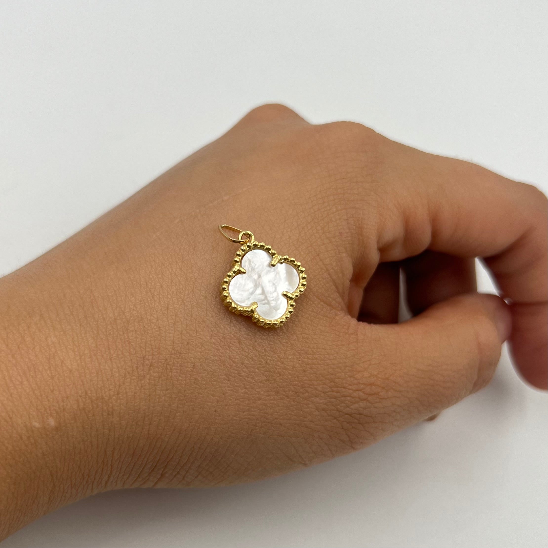 DIJE TREBOL BLANCO  ORO AMARILLO 18K 1,96 GR / 14 MM / 1,7 CM