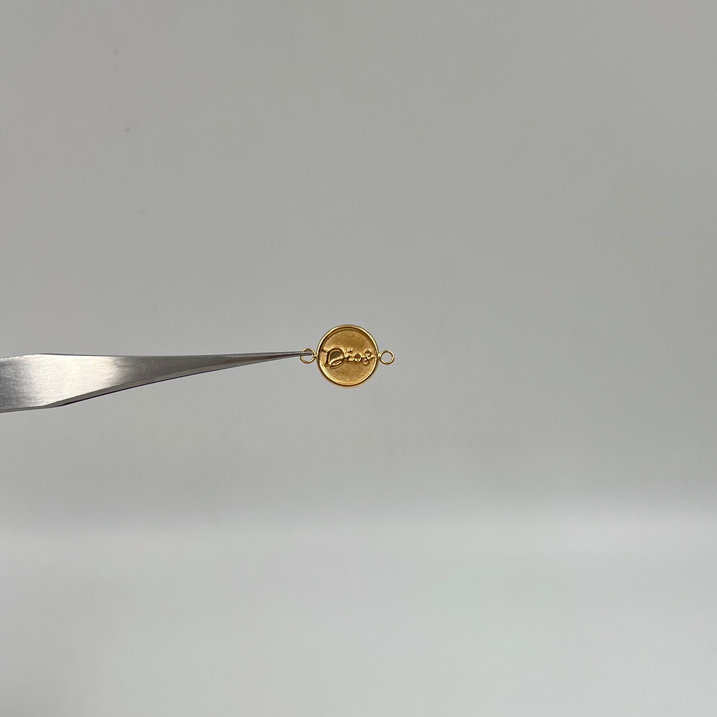 HERRAJE DIOS  ORO AMARILLO 18K 0,77 GR / 1,8 CM