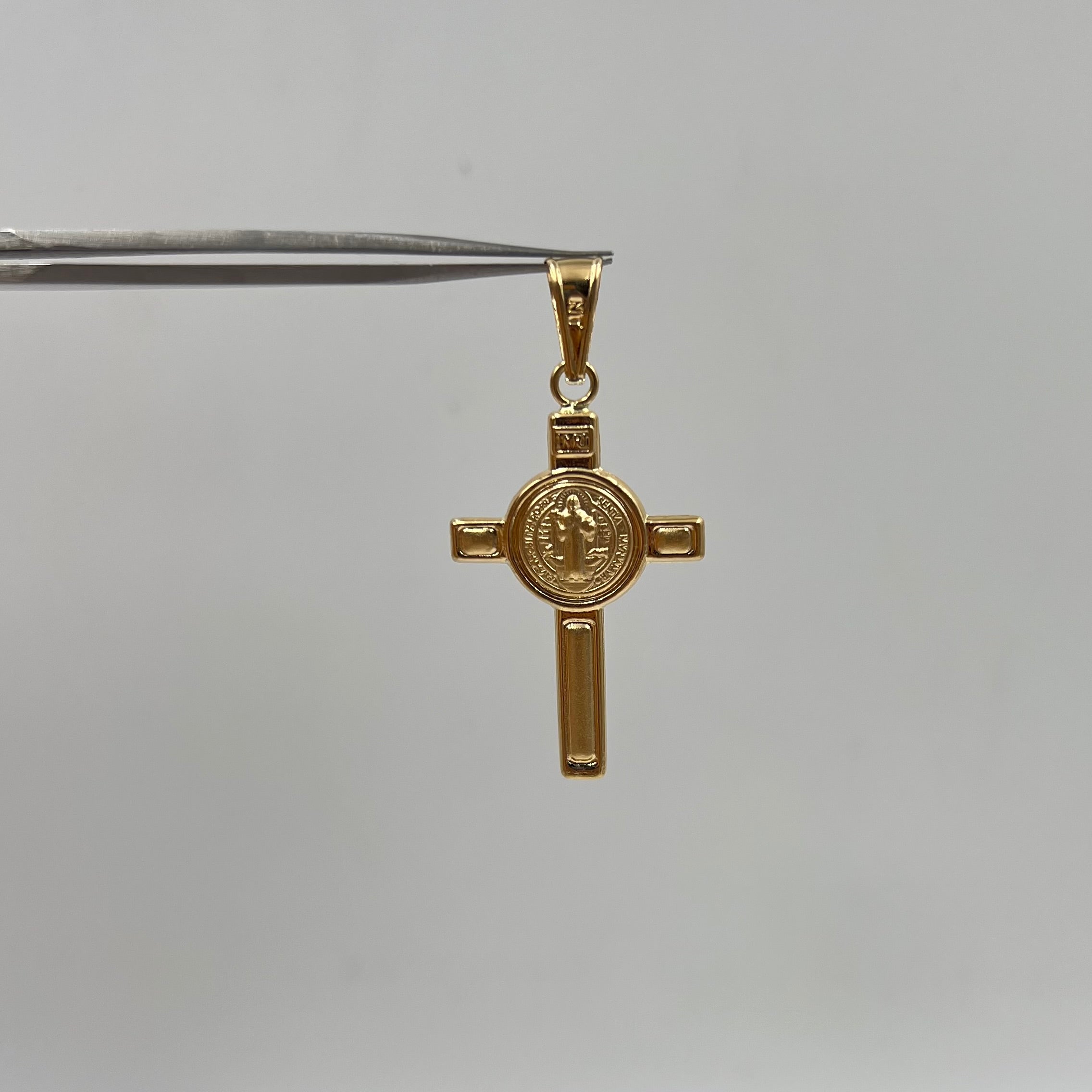 DIJE CRUZ SAN BENITO ORO AMARILLO 18K 2,52 GR / 23 MM / 3,9 CM