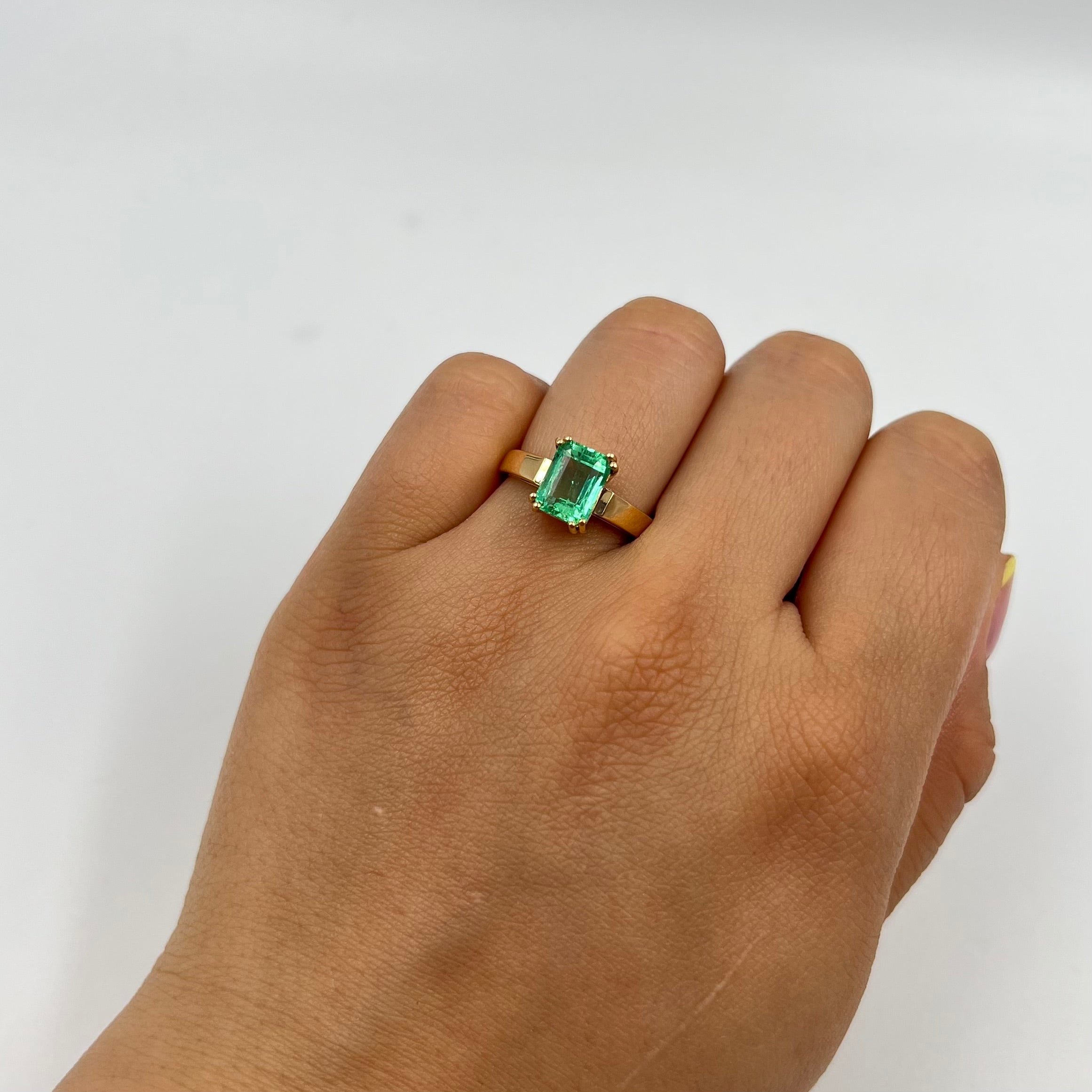 ANILLO ESMERALDA 1,20 CT ORO AMARILLO 18K / TALLA 5/5  / 4,26 GR (JOYA)