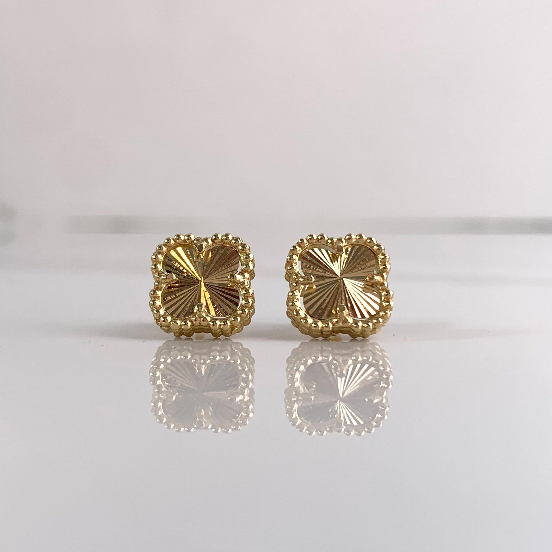 TOPOS TREBOL VYCA DIAMANTADO NAC ORO AMARILLO 18K +1 / 2,6 GR / 10 MM
