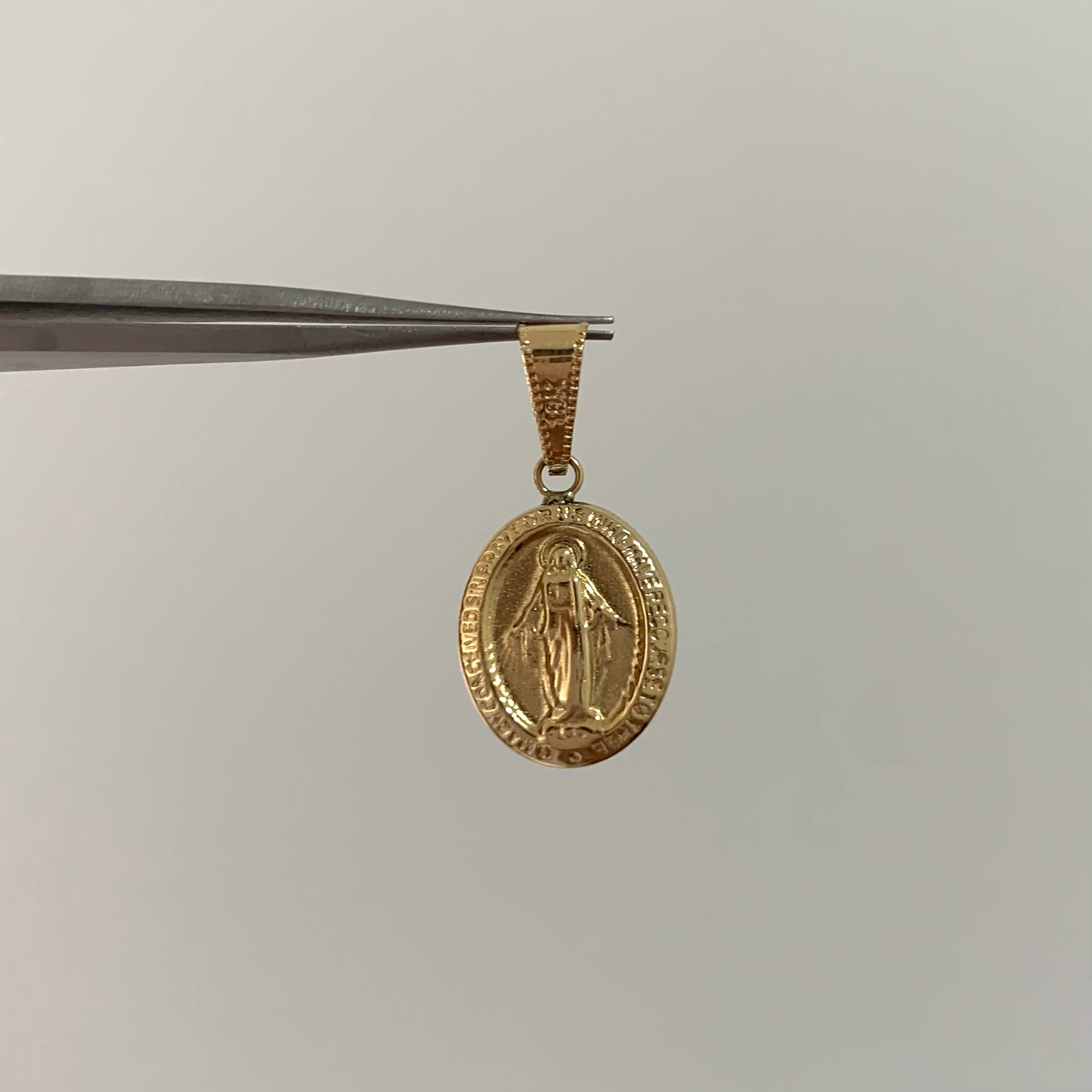 DIJE VIRGEN MILAGROSA  ORO AMARILLO 18K 1,15 GR / 1,3 MM / 1,9 CM