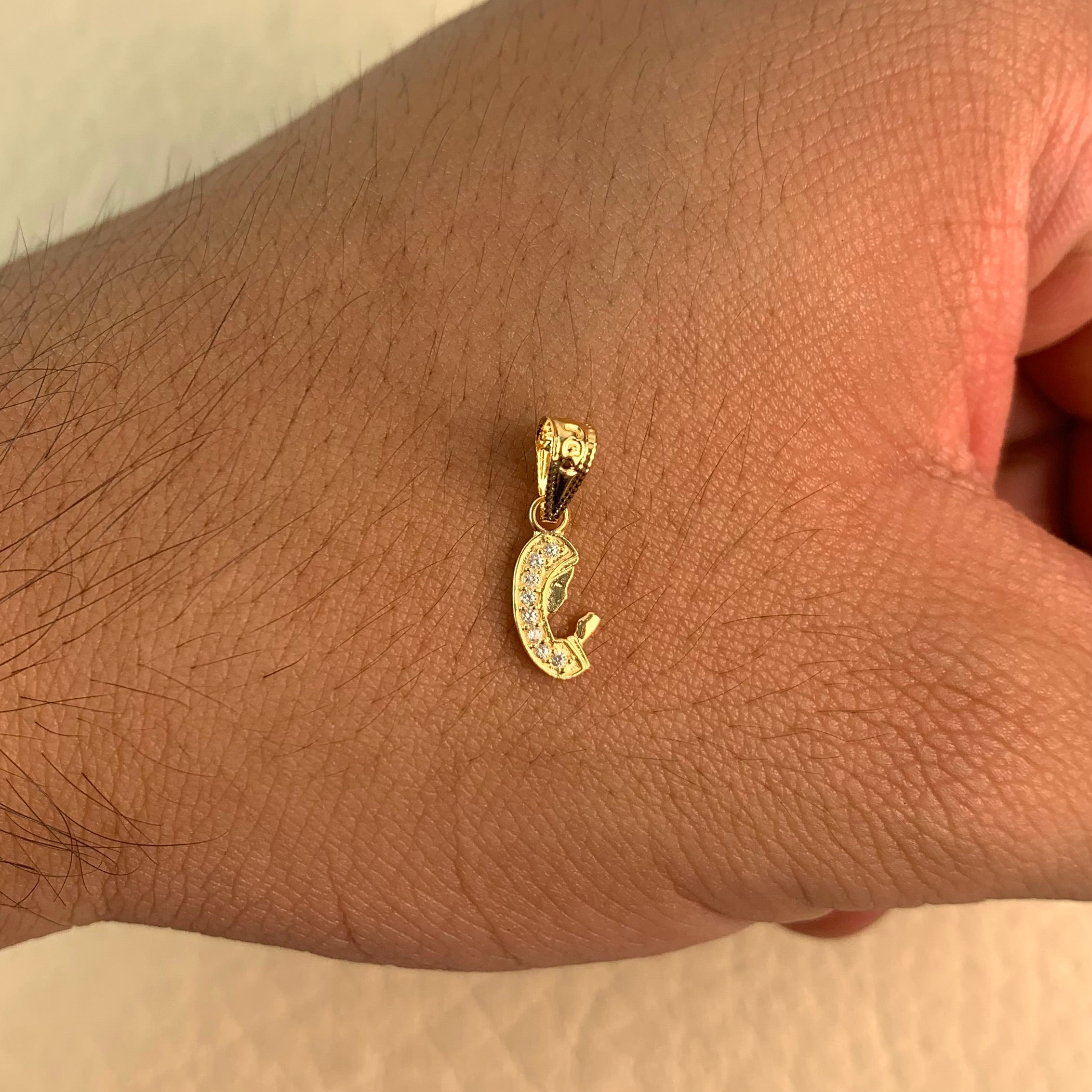 DIJE VIRGEN MARIA / CIRCONES BLANCOS  ORO AMARILLO 18K 0,45 GR / 6 MM / 1,5 CM