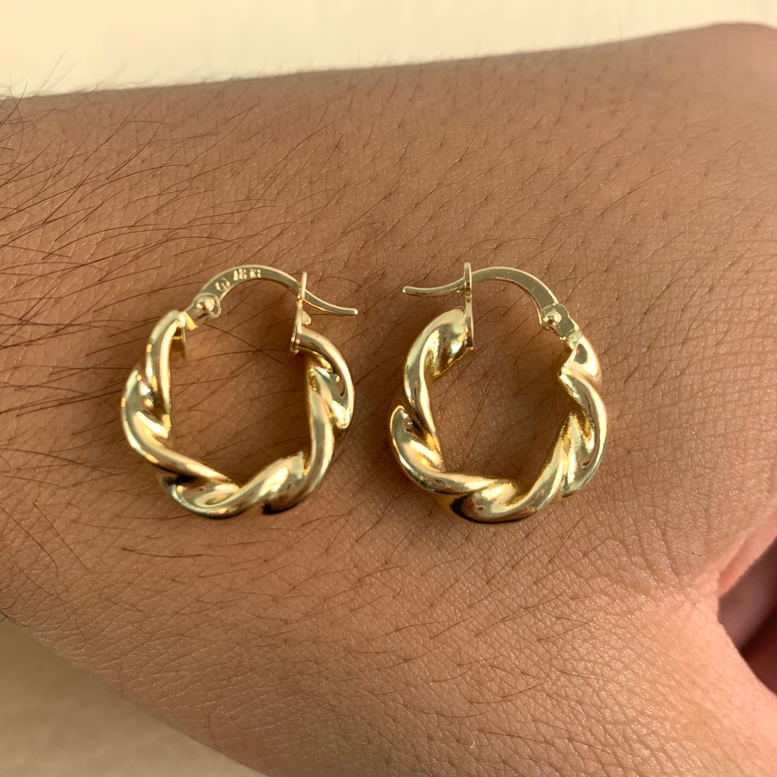 CANDONGA ENTORCHADA  ORO AMARILLO 18K 2,4 GR / 2 CM