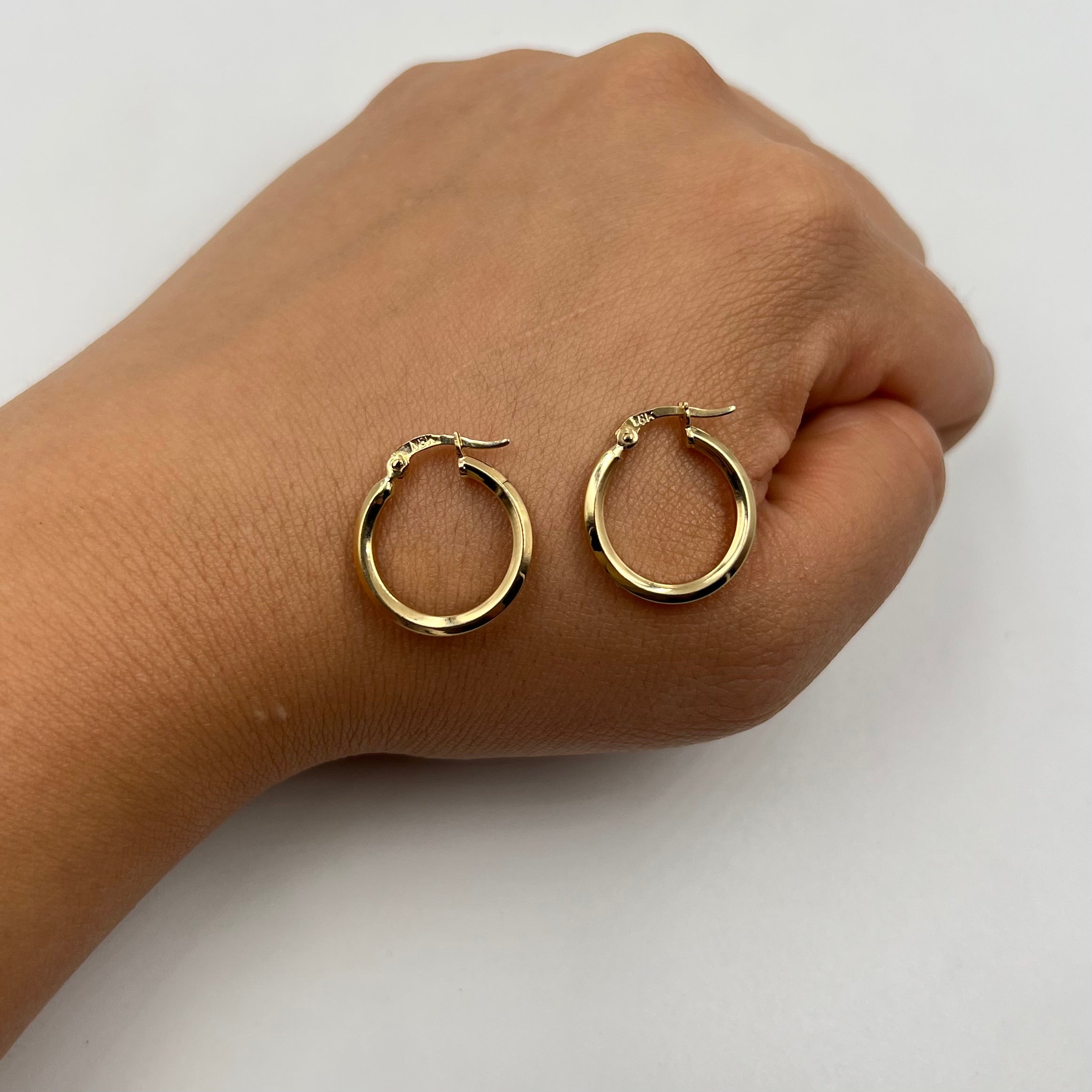 CANDONGA LISA REDONDA ORO AMARILLO 18K 1,33 GR / 1,9 CM
