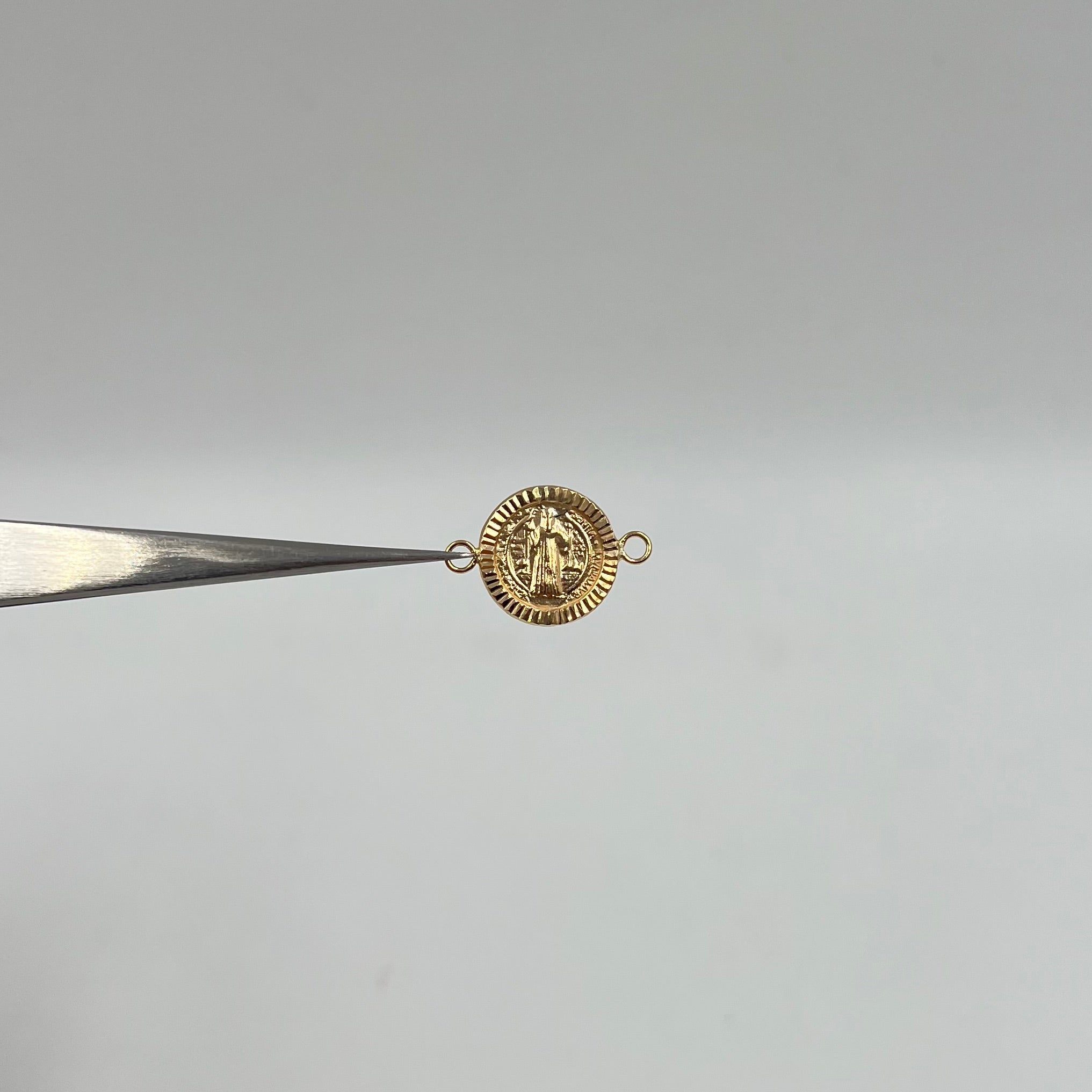 HERRAJE SAN BENITO DIAMANTADO  ORO AMARILLO 18K 0,82 GR / 1,9 CM