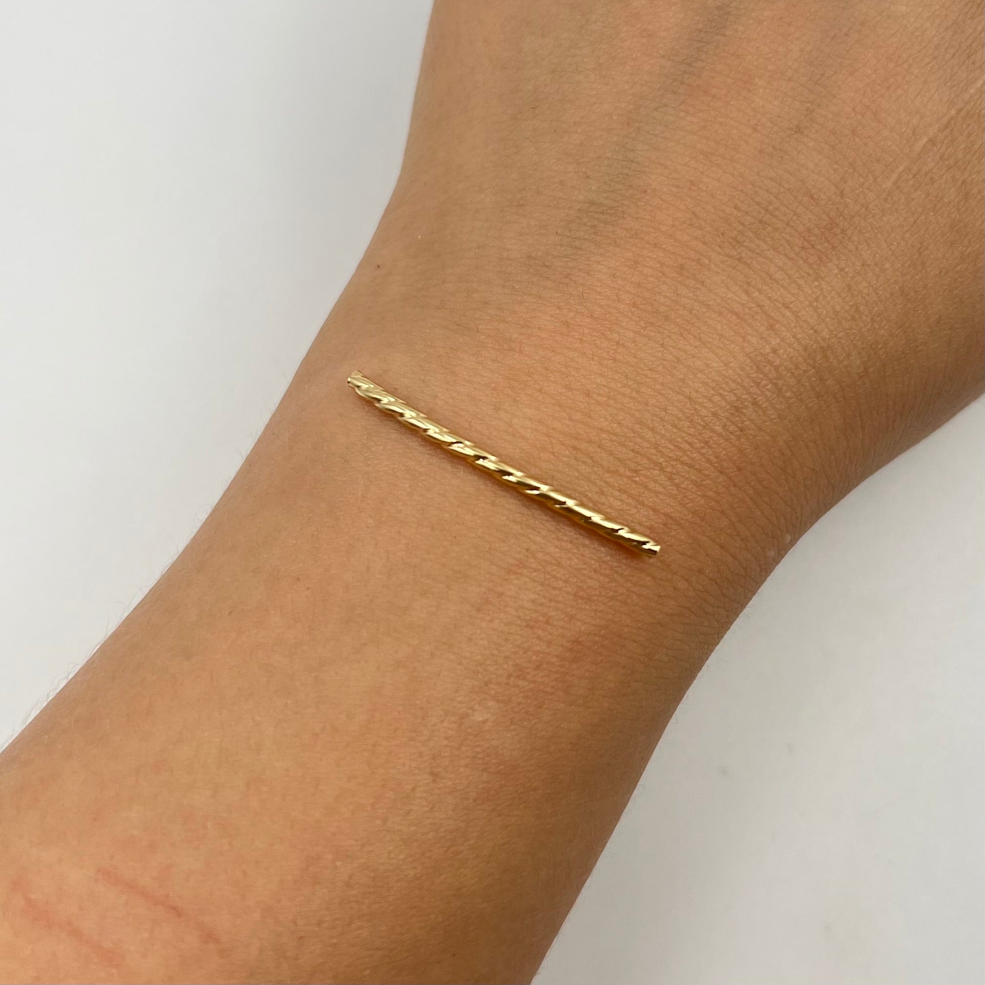 HERRAJE TUBO TRENZADO  ORO AMARILLO 18K 0,21 GR / 3,3 CM