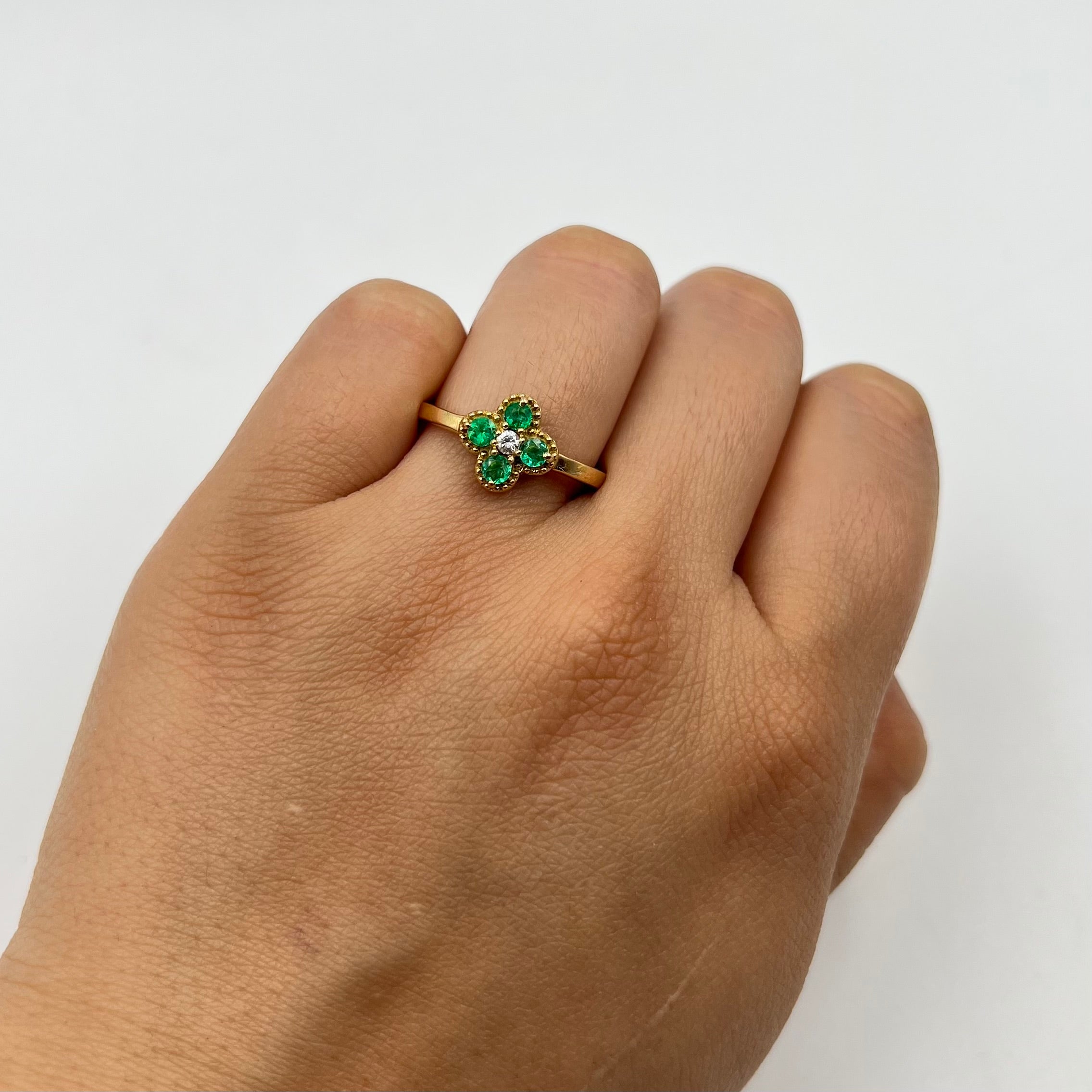 ANILLO ESMERALDA 0.32 CT Y DIAMANTE 0.05 CT ORO AMARILLO 18K / TALLA 7 / 3,65 GR (JOYA)