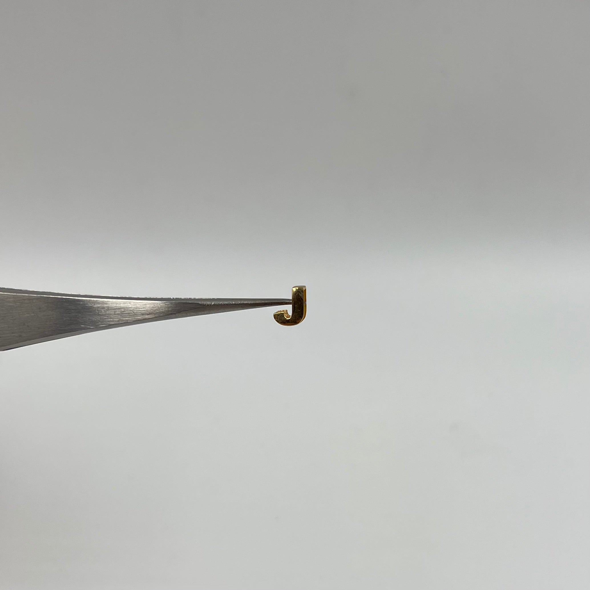 HERRAJE LETRA J ORO AMARILLO 18K 0,23 GR / 5 CM