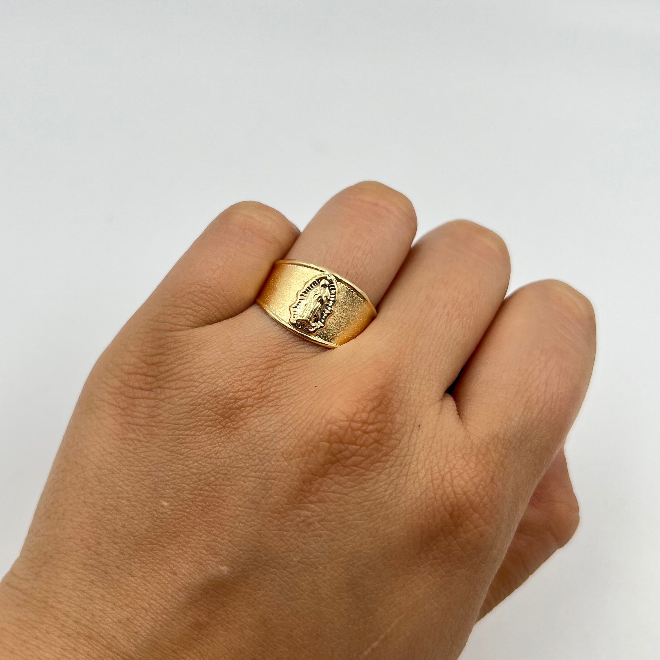 ANILLO VIRGEN DE GUADALUPE  ORO AMARILLO 18K / TALLA 8/5 / 2,1 GR / 11 MM