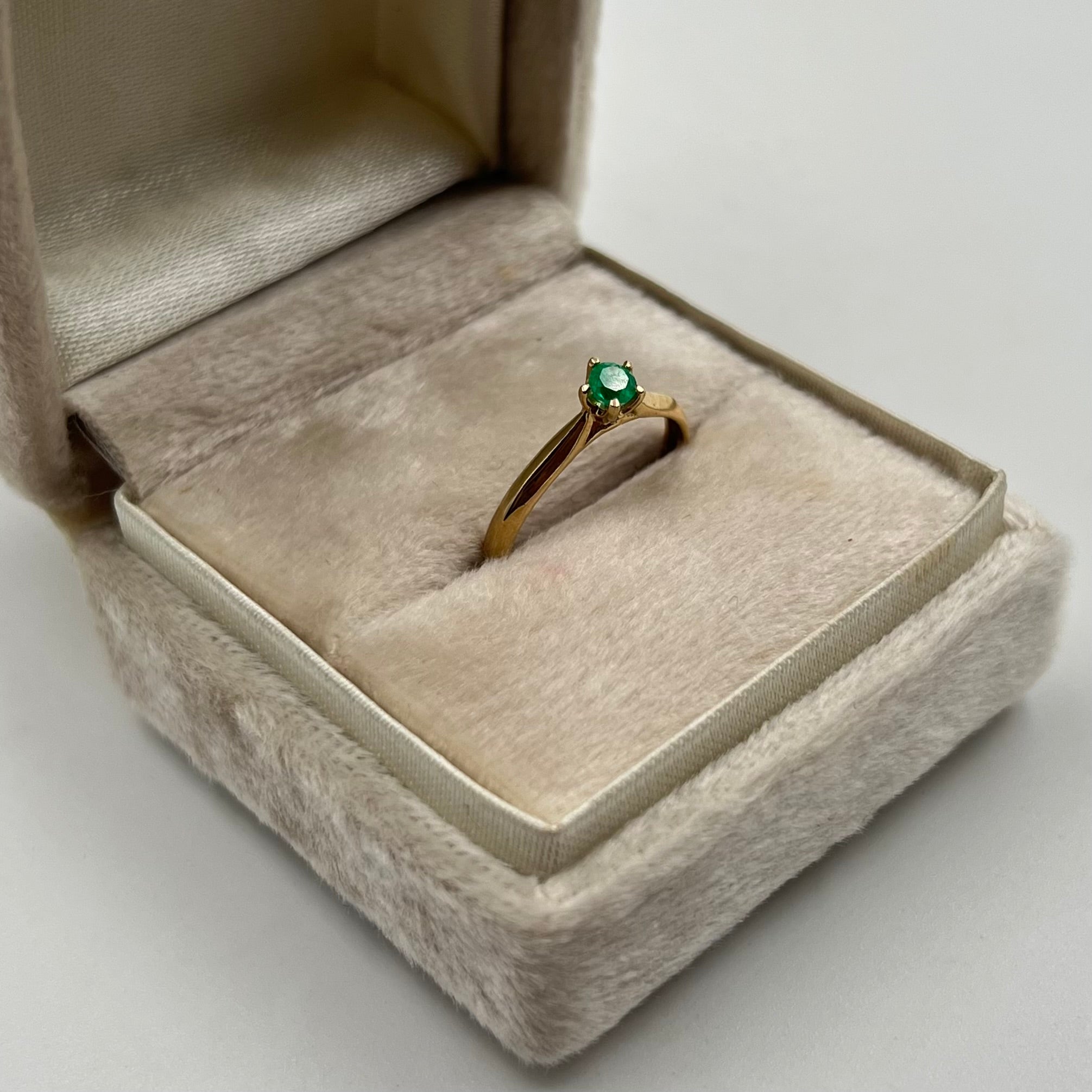 ANILLO COMPROMISO ESMERALDA 0,20 CT ORO AMARILLO 18K / TALLA 6/5 / 1,8 GR (JOYA)