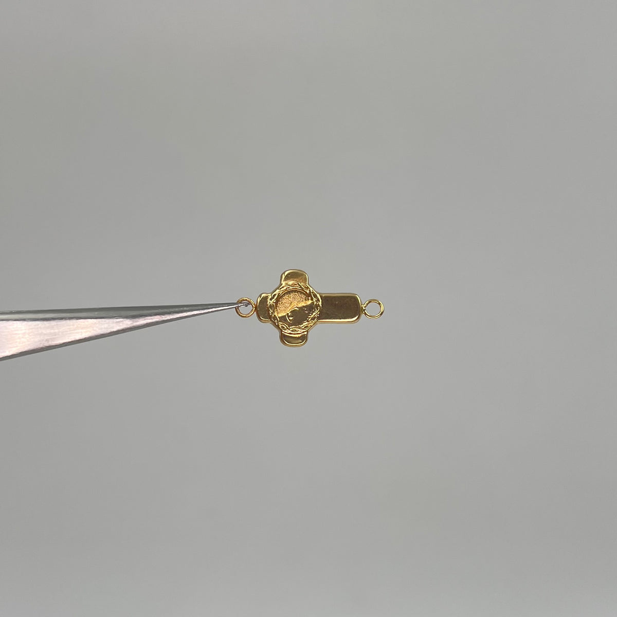 HERRAJE CRUZ ROSTRO DE JESUS ORO AMARILLO 18K 0,46 GR / 1,7 CM