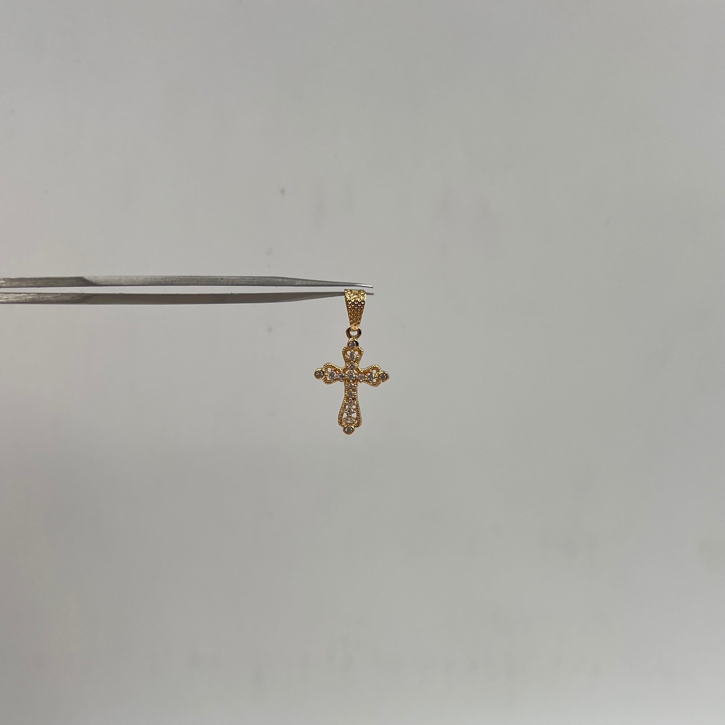 DIJE CRUZ CON CIRCONES  ORO AMARILLO 18K 1,33 GR / 4 MM / 2,1 CM
