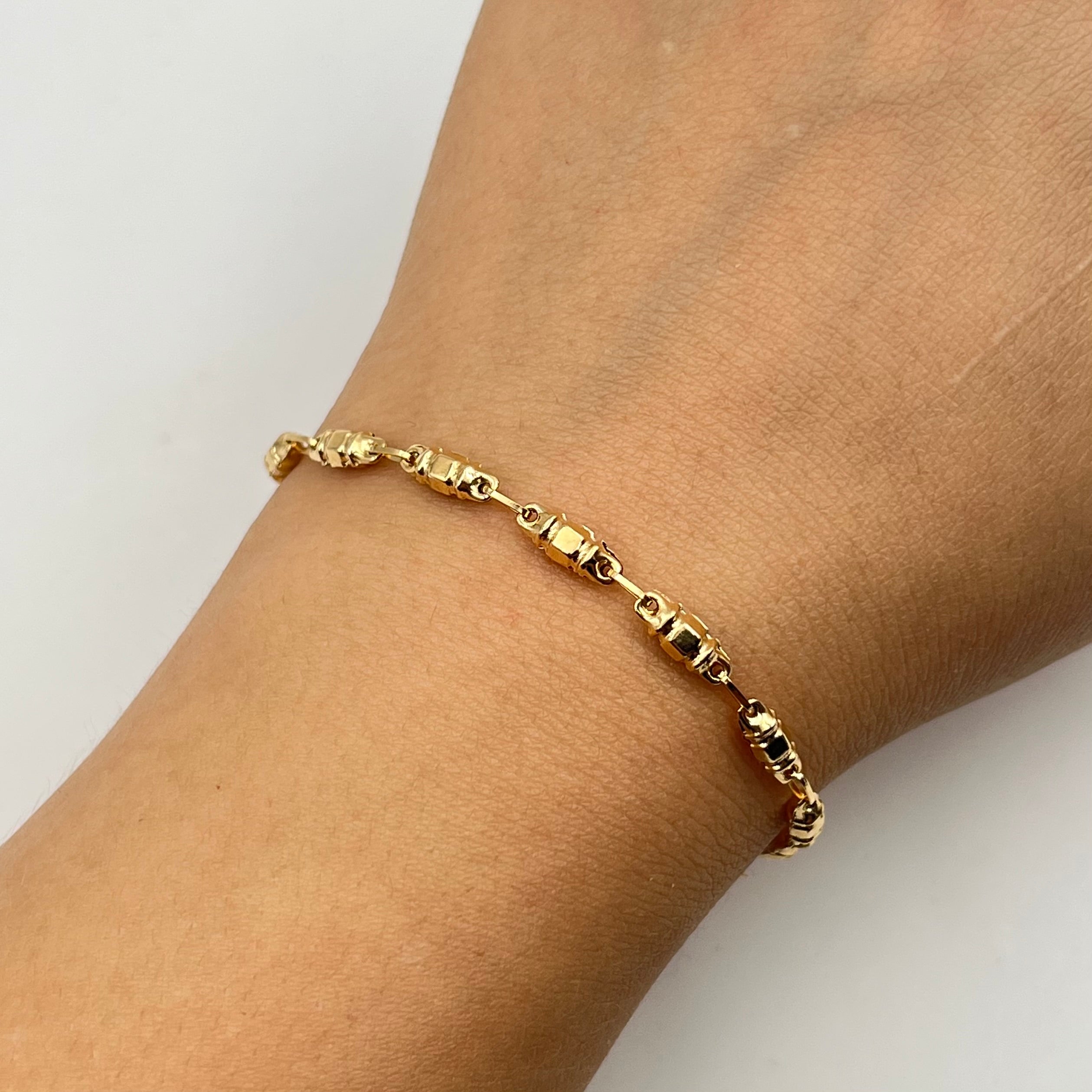 PULSO RUSTICO  ORO AMARILLO 18K 2,62 GR / 3 MM / 18 CM