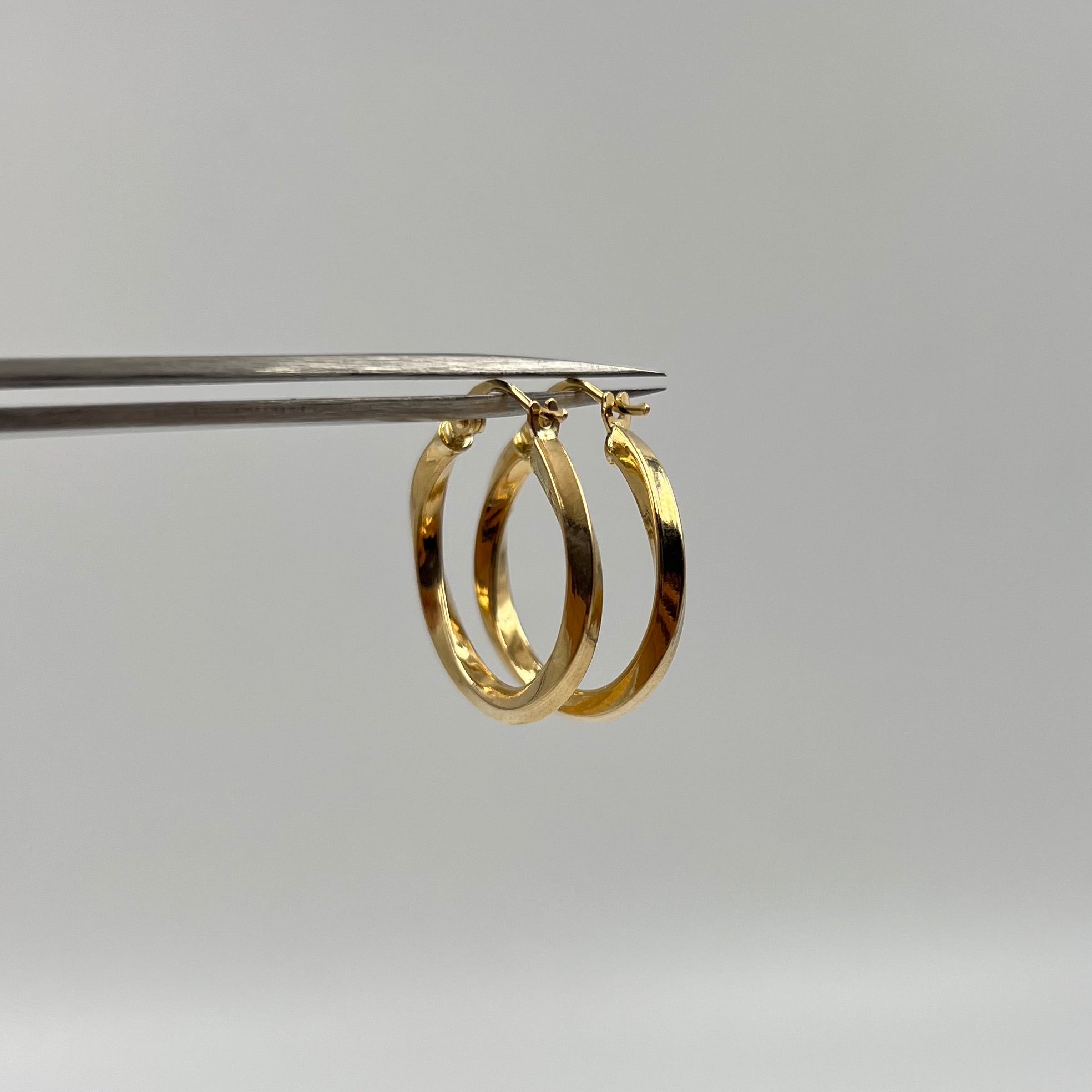 CANDONGA ENTORCHADA ORO AMARILLO 18K 2 GR / 2,2 CM