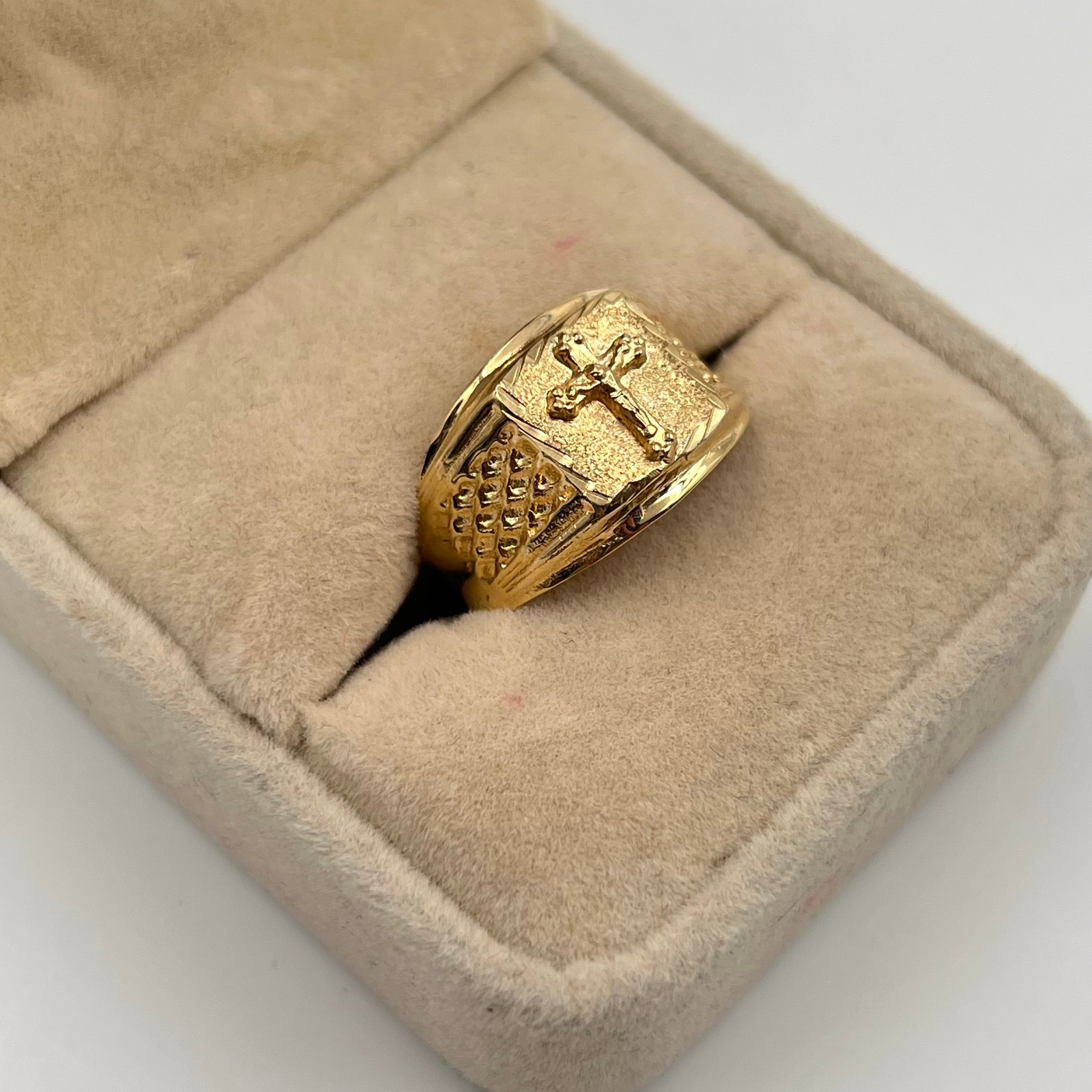 ANILLO TROQUELADO CRUZ ORO AMARILLO 18K / TALLA 9 / 2,61 GR / 12,9 MM