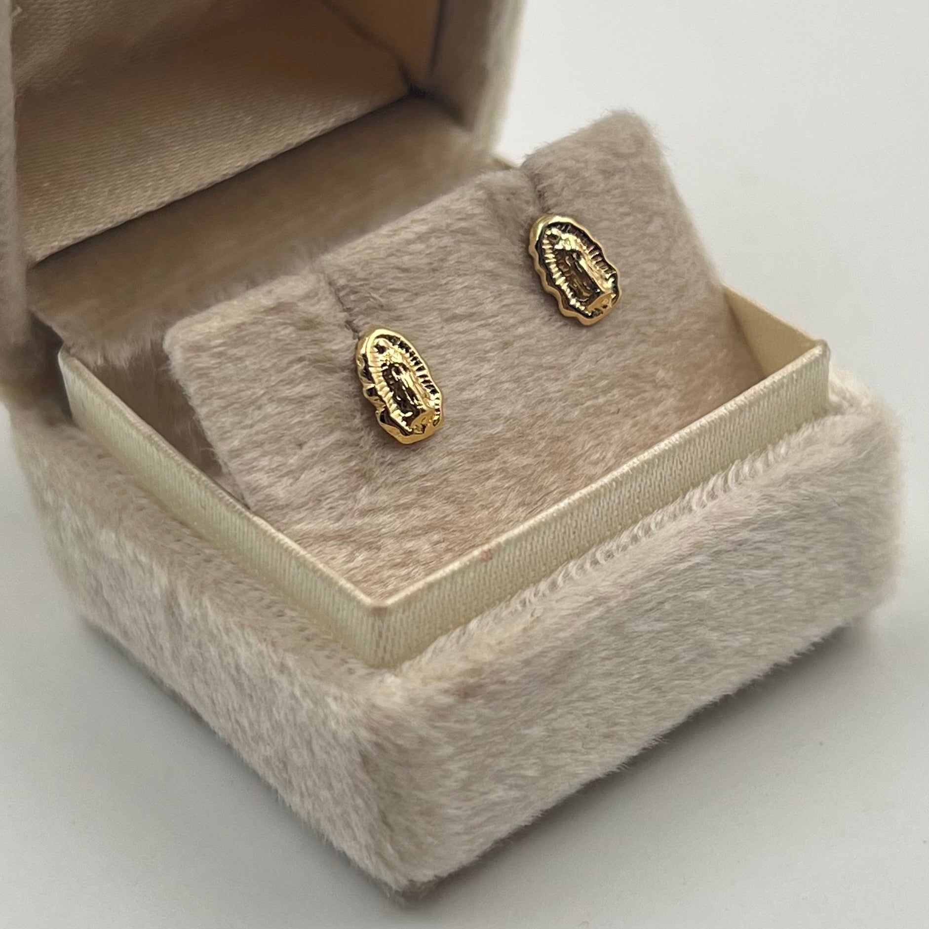 TOPOS VIRGEN DE GUADALUPE SILUETA  ORO AMARILLO 18K 0,66 GR / 7 MM