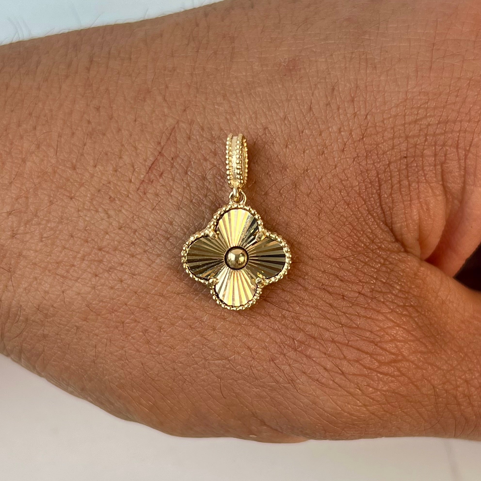 DIJE TREBOL  ORO AMARILLO 18K 2,78 GR / 14 MM / 1,5 CM